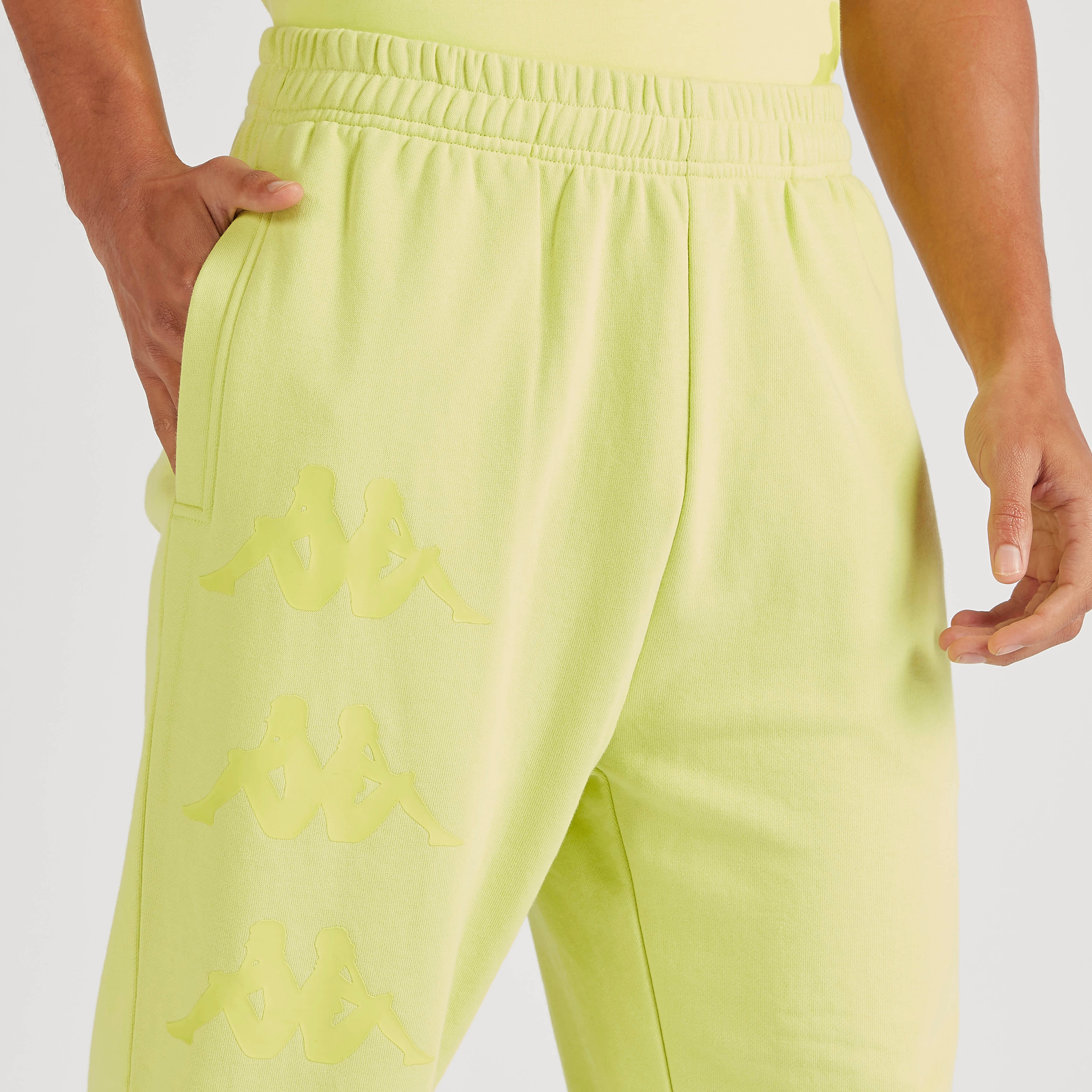 بنطلون رياضي بطبعات وجيوب وخصر مطّاطي من كابا-men-clothing-sportswearandactivewear-tracksuits-image-3