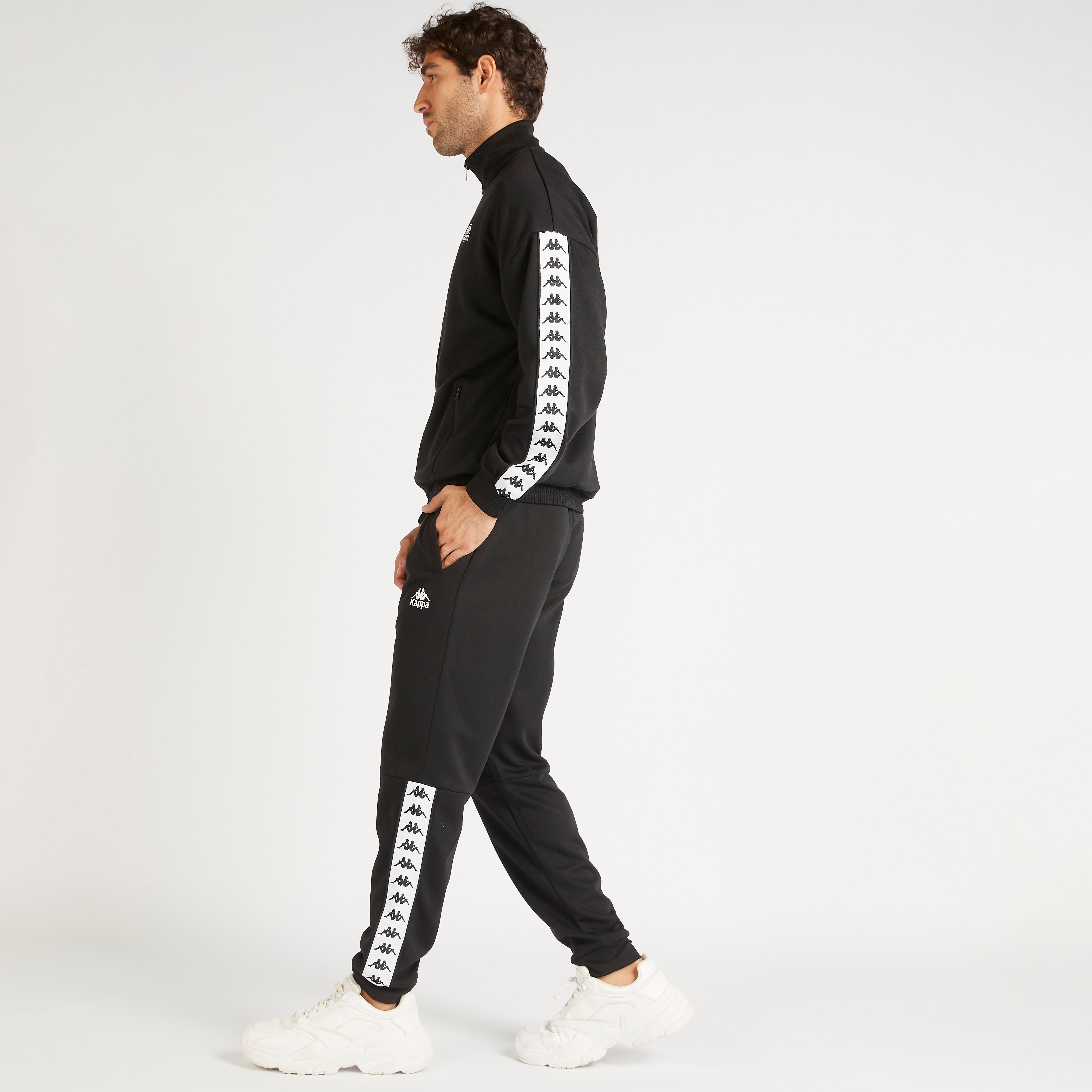بنطلون رياضي سادة بتفاصيل شريطة ورباط إغلاق-men-clothing-sportswearandactivewear-tracksuits-image-3
