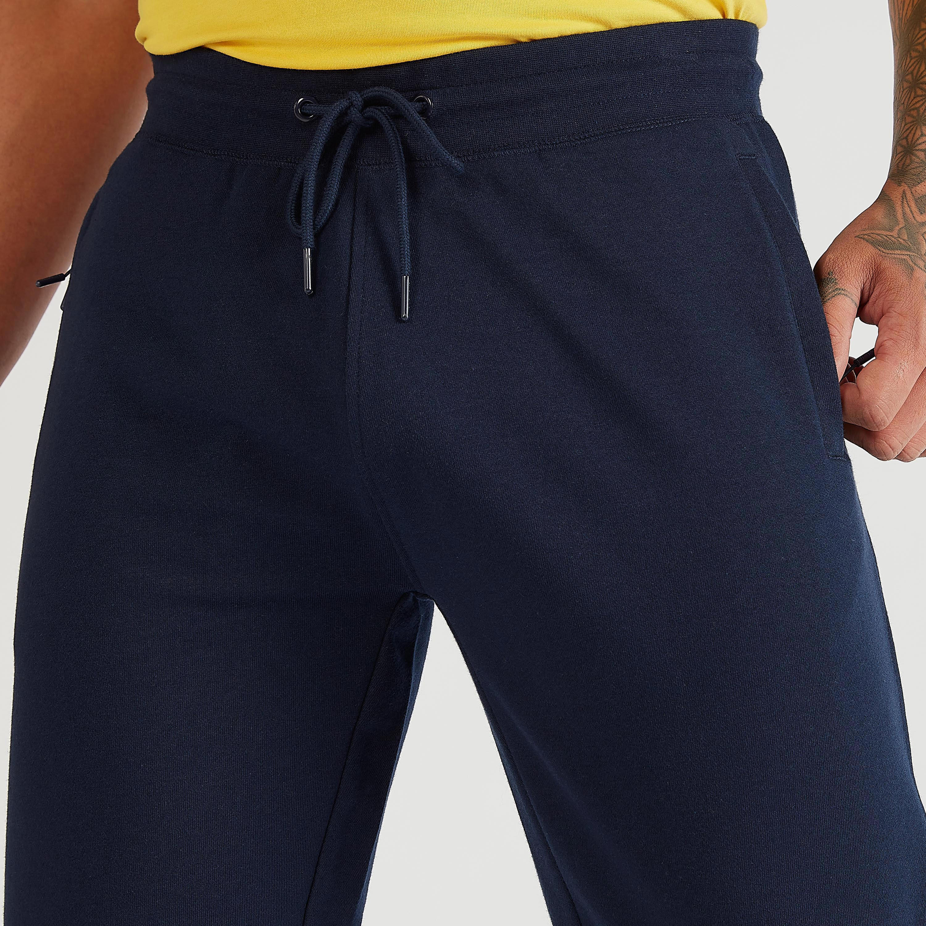 بنطلون رياضي بطبعات شعار ورباط إغلاق وجيوب من كابا-men-clothing-sportswearandactivewear-tracksuits-image-3