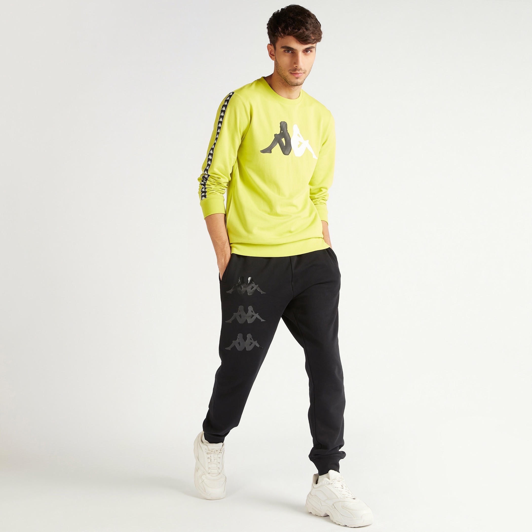 سويت شيرت بياقة ضيقة وأكمام طويلة وطبعات من كابا-men-winterwear-hoodiesandsweatshirts-image-4