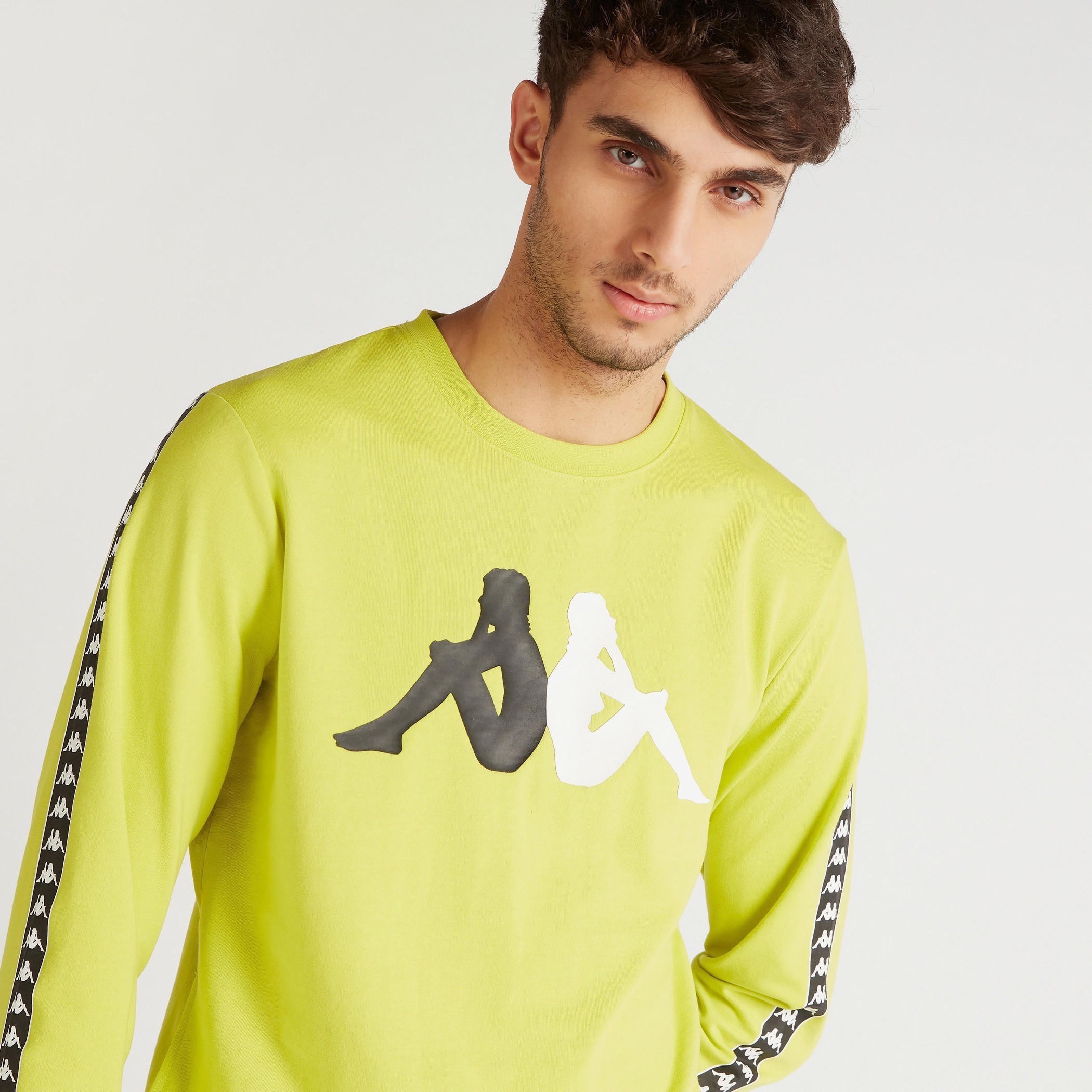 سويت شيرت بياقة ضيقة وأكمام طويلة وطبعات من كابا-men-winterwear-hoodiesandsweatshirts-image-6