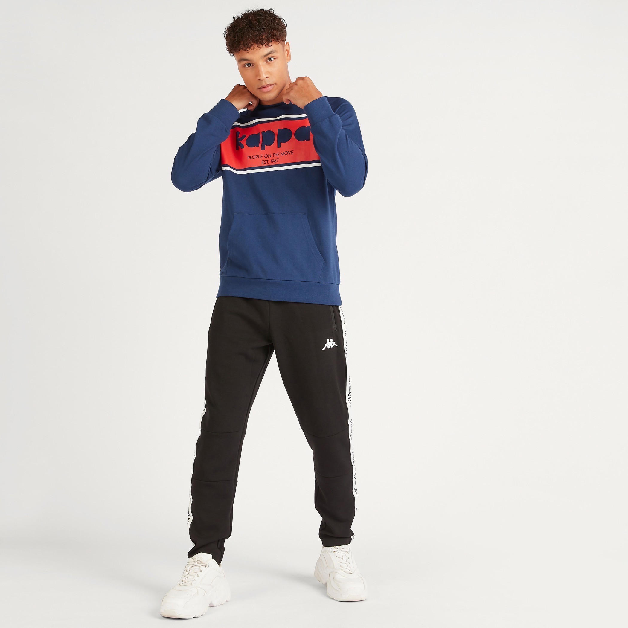 سويت شيرت بياقة ضيقة وأكمام طويلة وطبعات من كابا-men-winterwear-hoodiesandsweatshirts-image-2