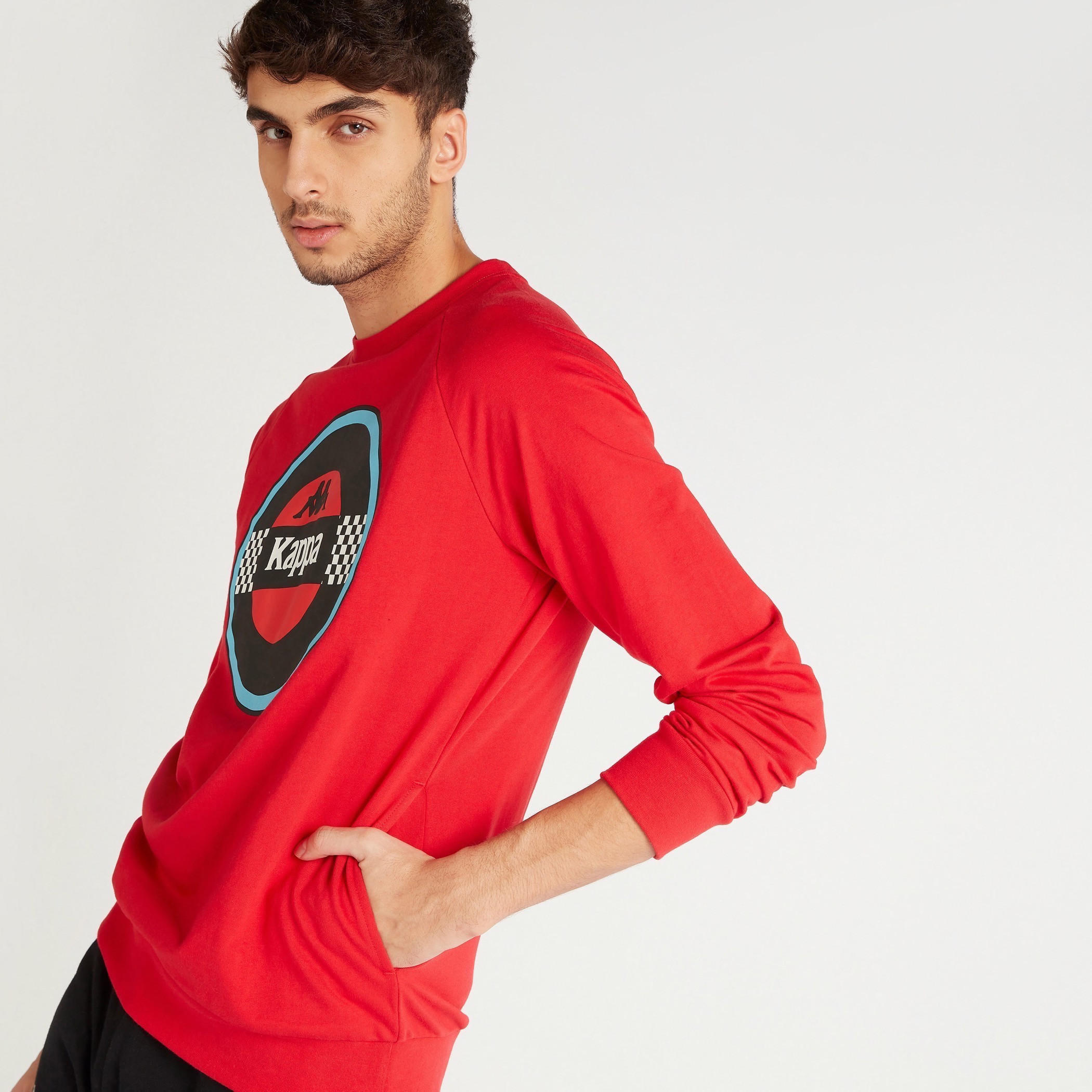 سويت شيرت بياقة ضيقة وأكمام طويلة وطبعات من كابا-men-winterwear-hoodiesandsweatshirts-image-1