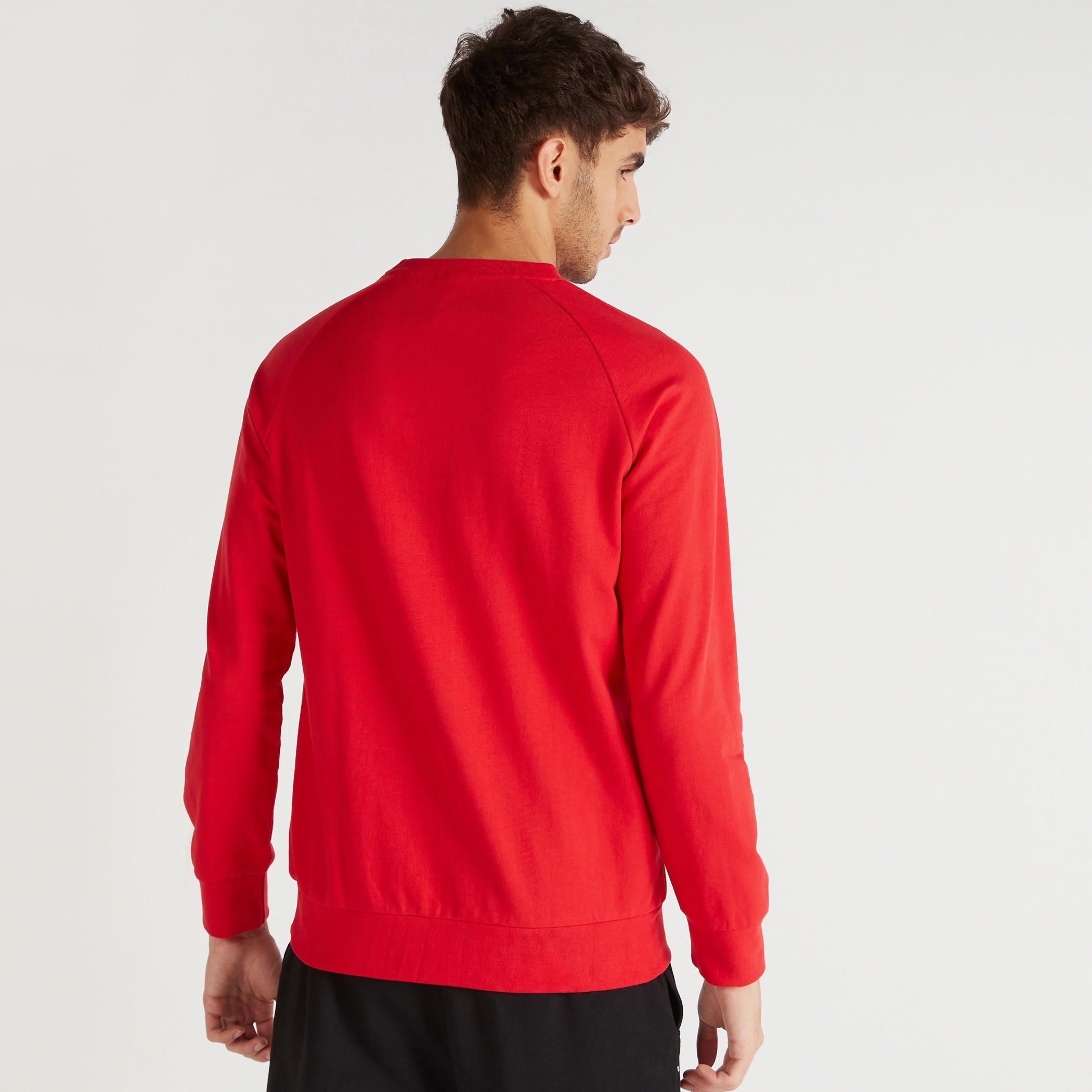 سويت شيرت بياقة ضيقة وأكمام طويلة وطبعات من كابا-men-winterwear-hoodiesandsweatshirts-image-5