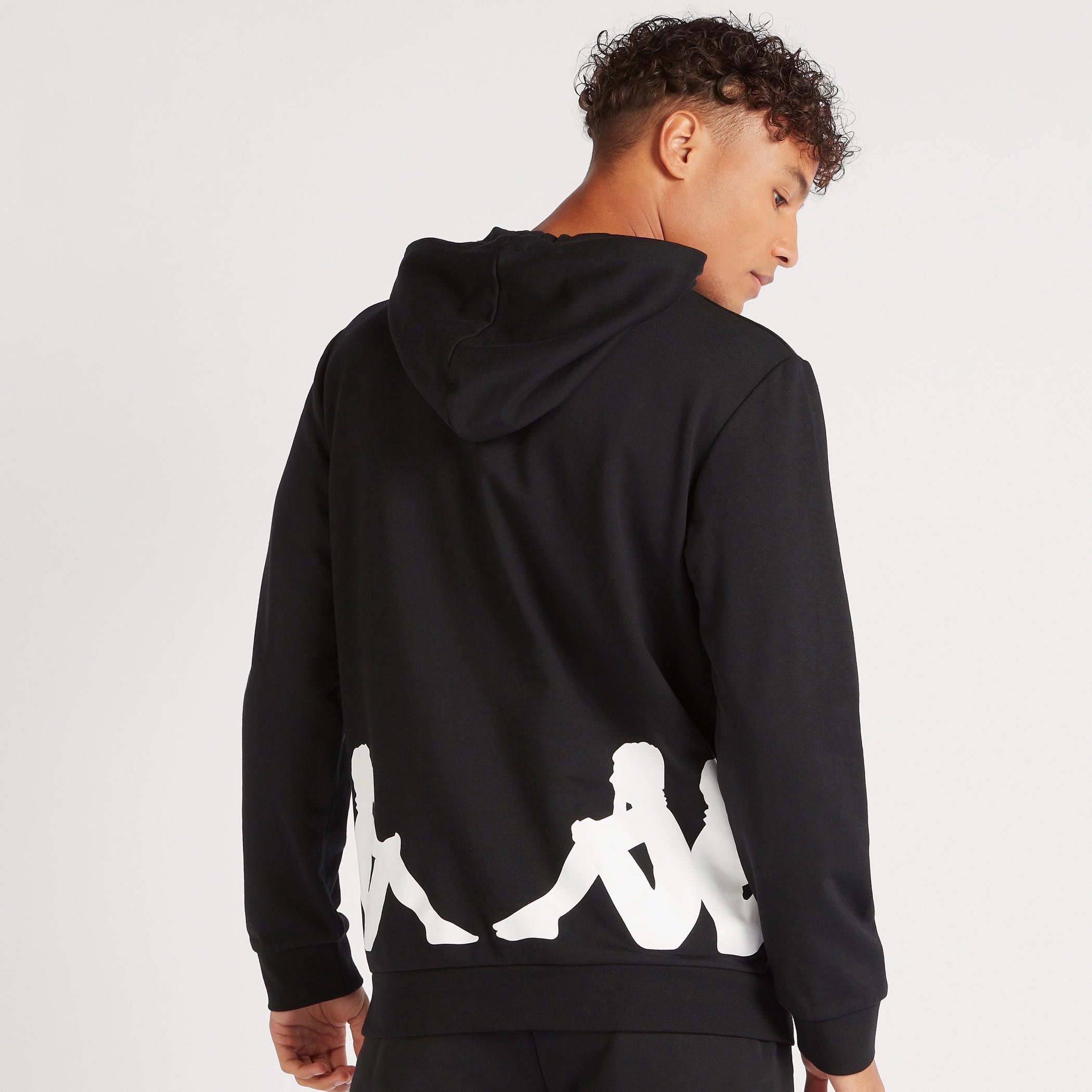 سويت شيرت بقبعة وأكمام طويلة وطبعات كابا-men-winterwear-hoodiesandsweatshirts-image-4