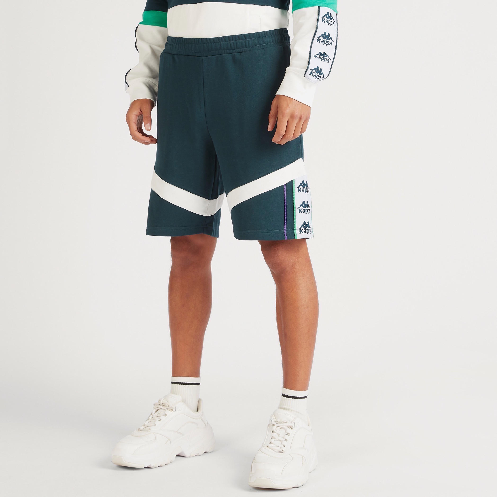 شورت بطبعات وخصر مطاطي من كابا-men-clothing-sportswearandactivewear-bottoms-image-1