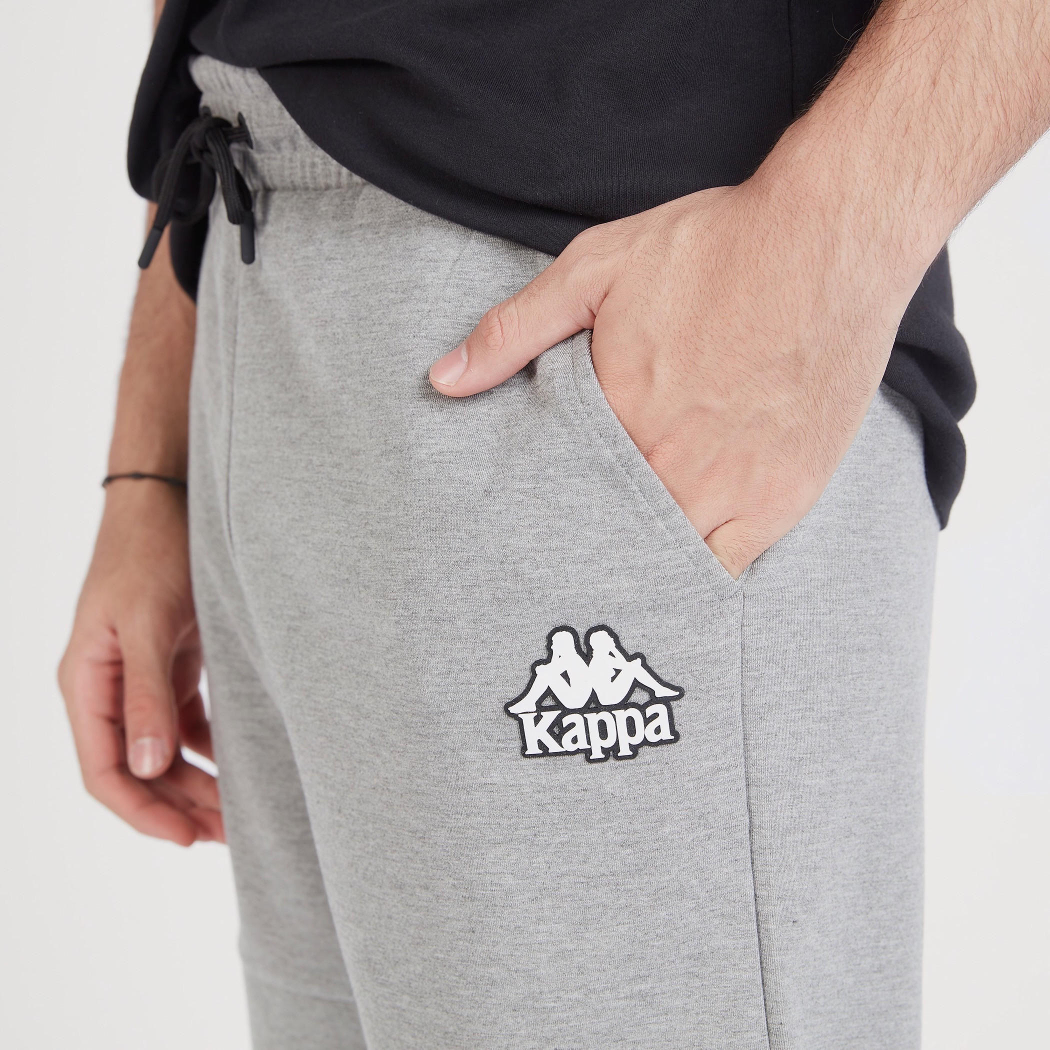 شورت برباط إغلاق وجيوب وطبعات شعار من كابا-men-clothing-sportswearandactivewear-bottoms-image-3