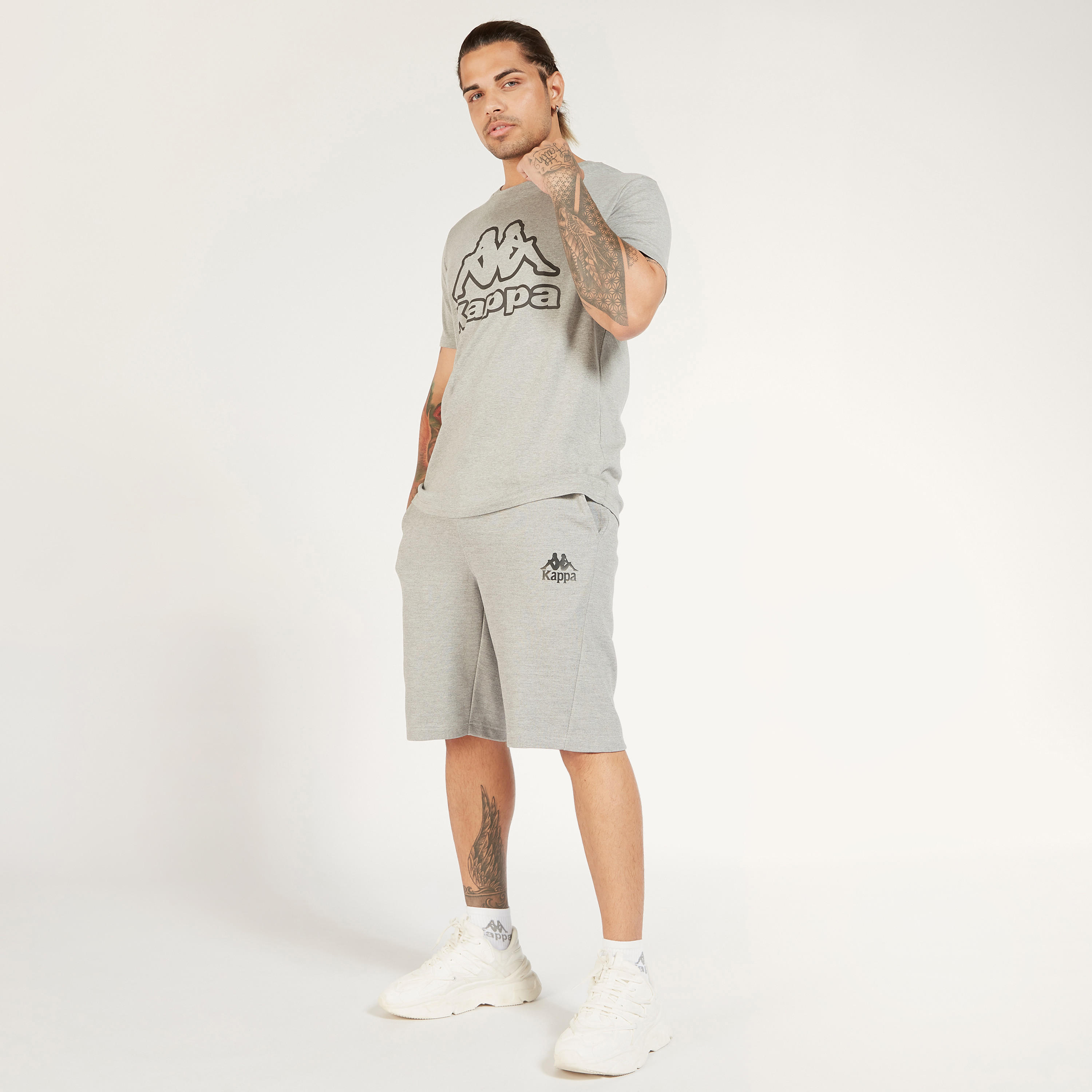 شورت بخصر متوسّط الارتفاع برباط إغلاق وجيوب وطبعات من كابا-men-clothing-sportswearandactivewear-bottoms-image-5