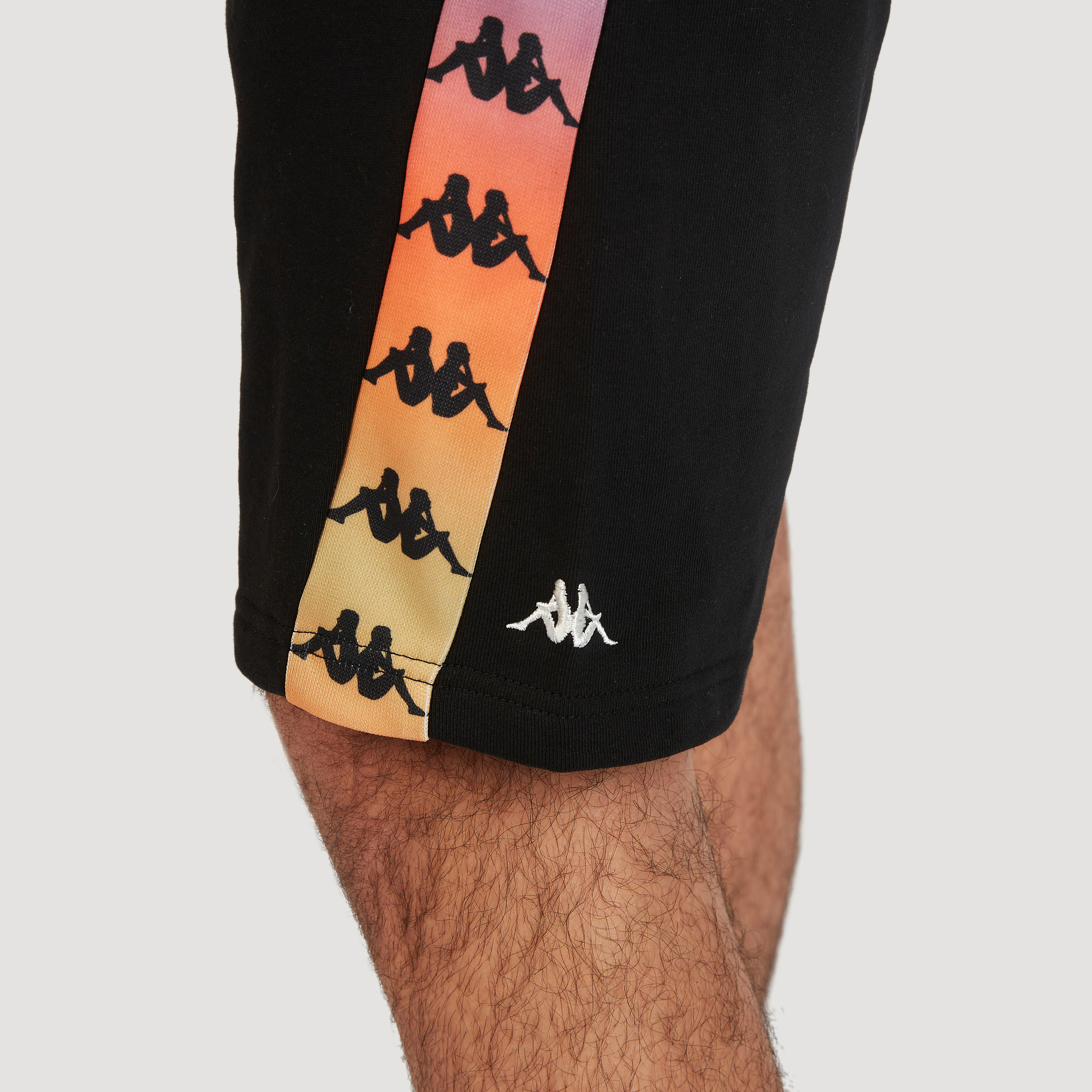 شورت سادة برباط إغلاق وشرائط من كابا-men-clothing-bottoms-shorts-image-3