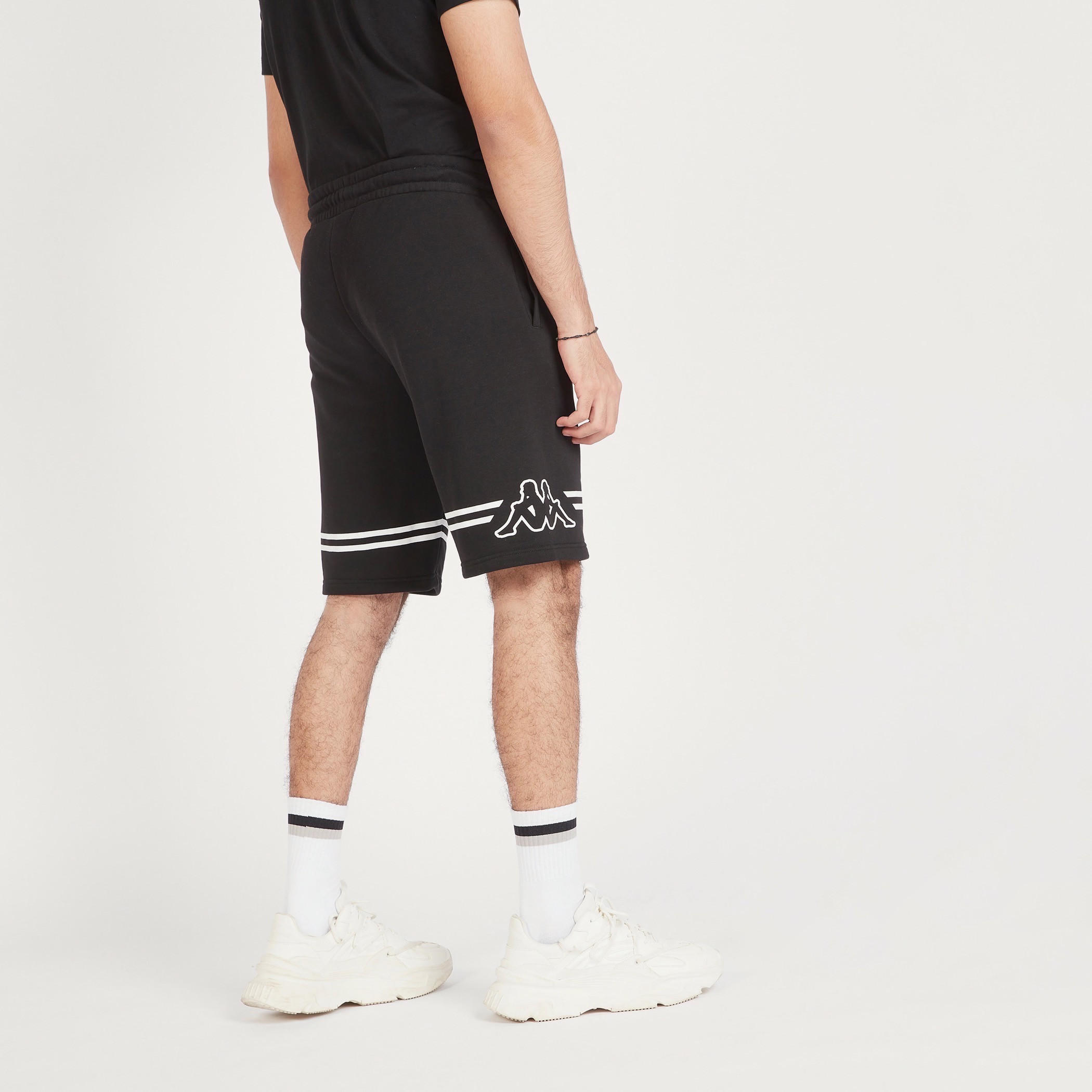 شورت برباط إغلاق وجيوب وطبعات من كابا-men-clothing-sportswearandactivewear-bottoms-image-2