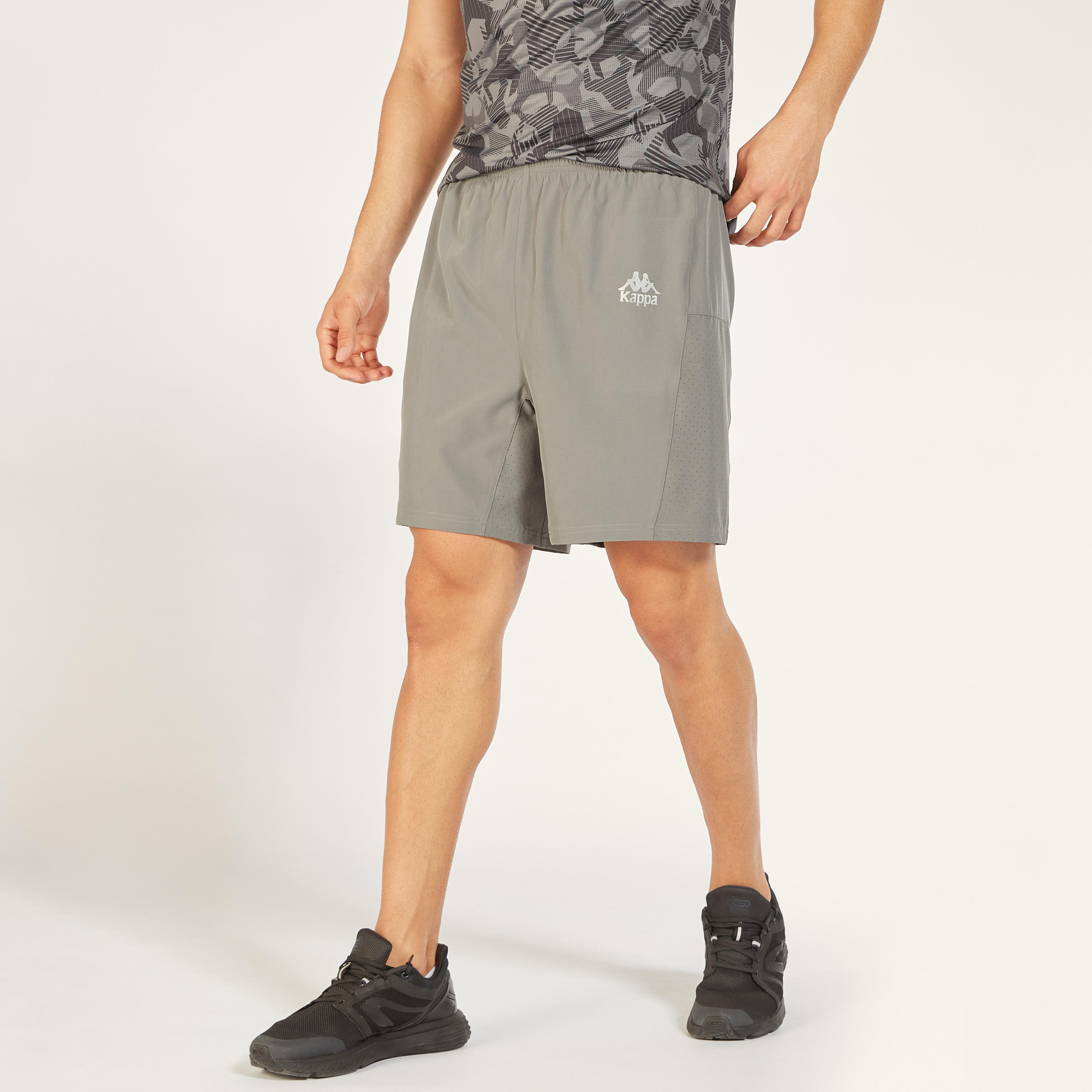 شورت سادة بخصر مطاطي وجيوب من كابا-men-clothing-sportswearandactivewear-bottoms-image-1