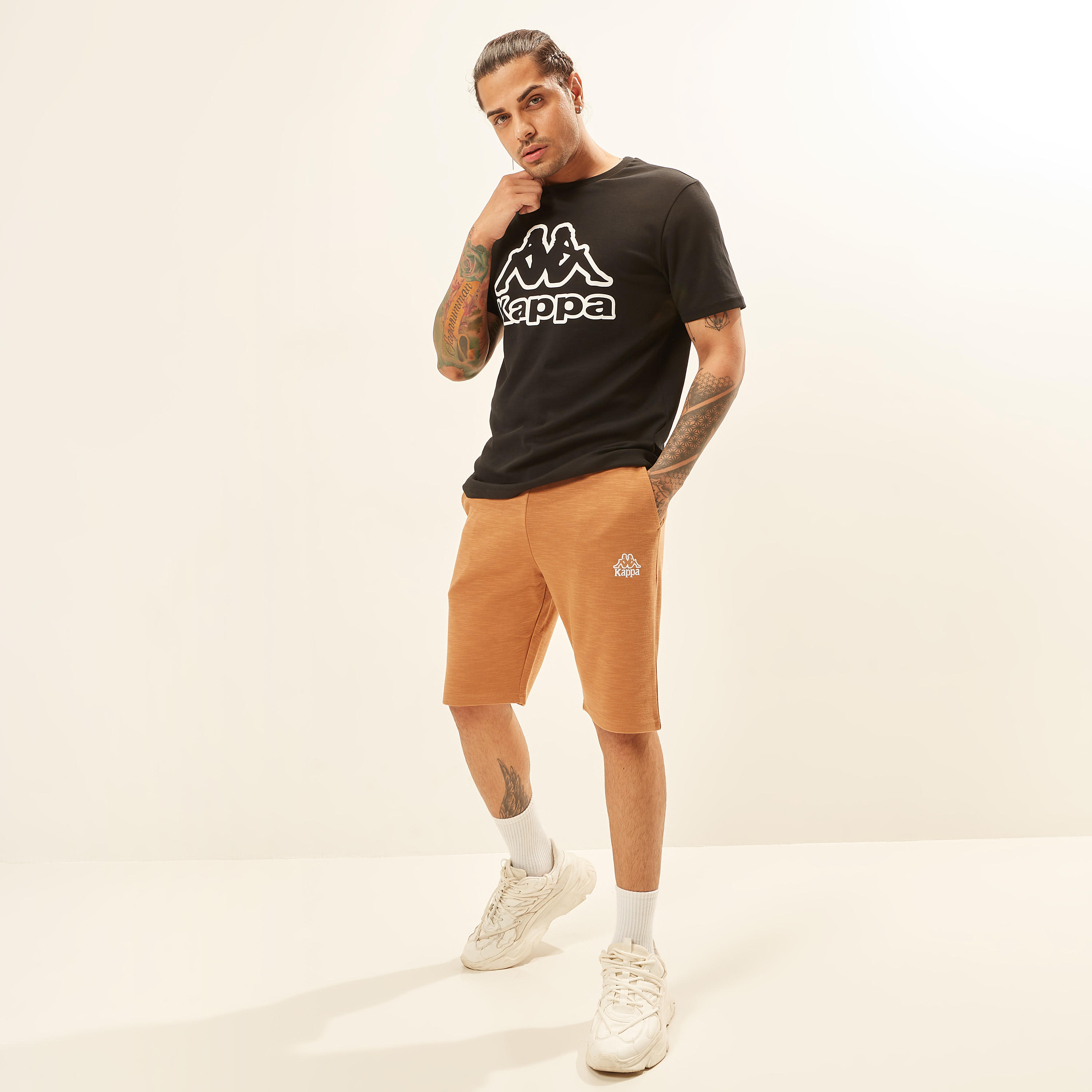 شورت بخصر متوسط الارتفاع وطبعات وجيوب ورباط إغلاق من كابا-men-clothing-bottoms-shorts-image-2
