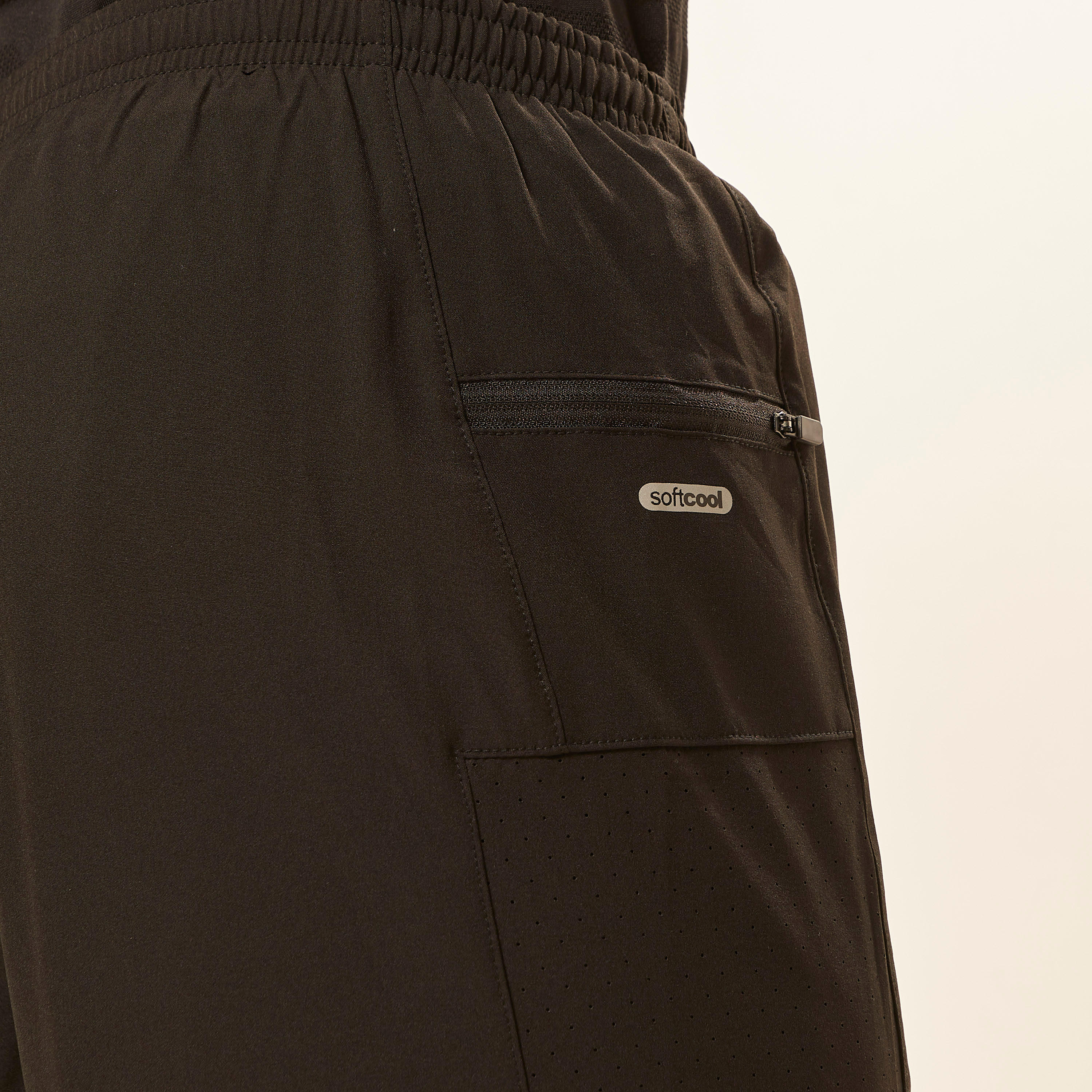 شورت بطبعات بتفاصيل مثقبة وحزام مطاطي من كابا-men-clothing-sportswearandactivewear-bottoms-image-4