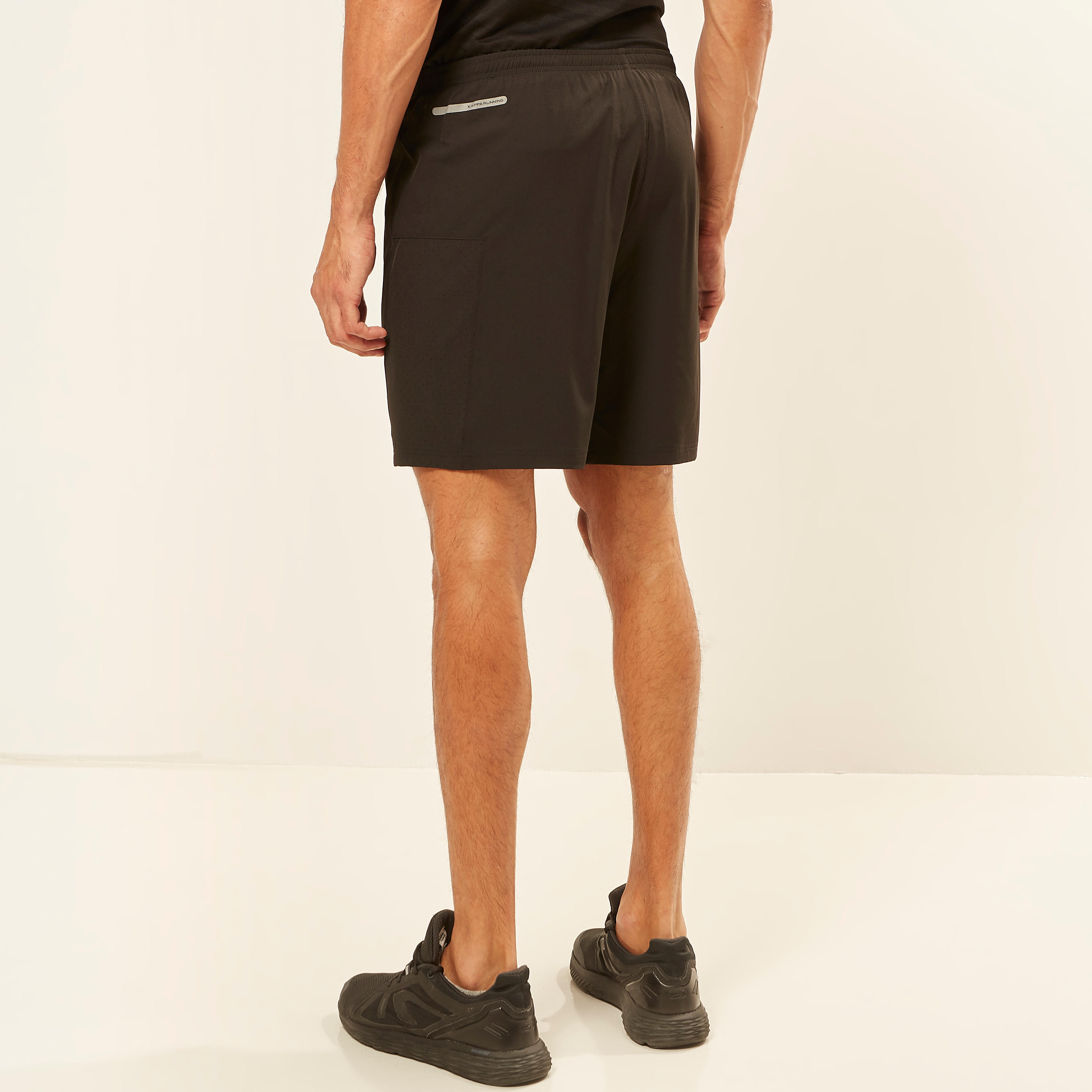 شورت بطبعات بتفاصيل مثقبة وحزام مطاطي من كابا-men-clothing-sportswearandactivewear-bottoms-image-5