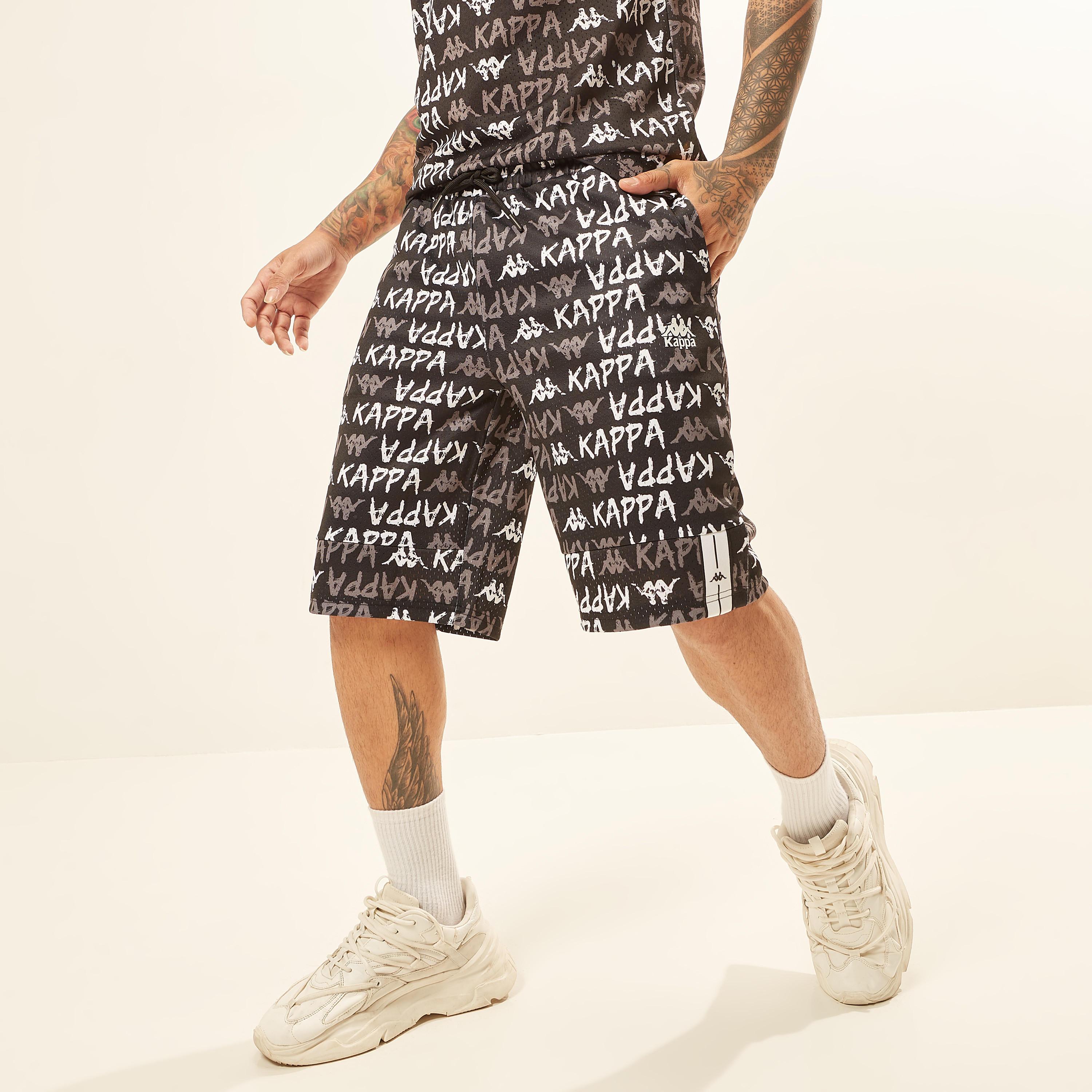 شورت برباط إغلاق وجيوب وطبعات من كابا-men-clothing-bottoms-shorts-image-1