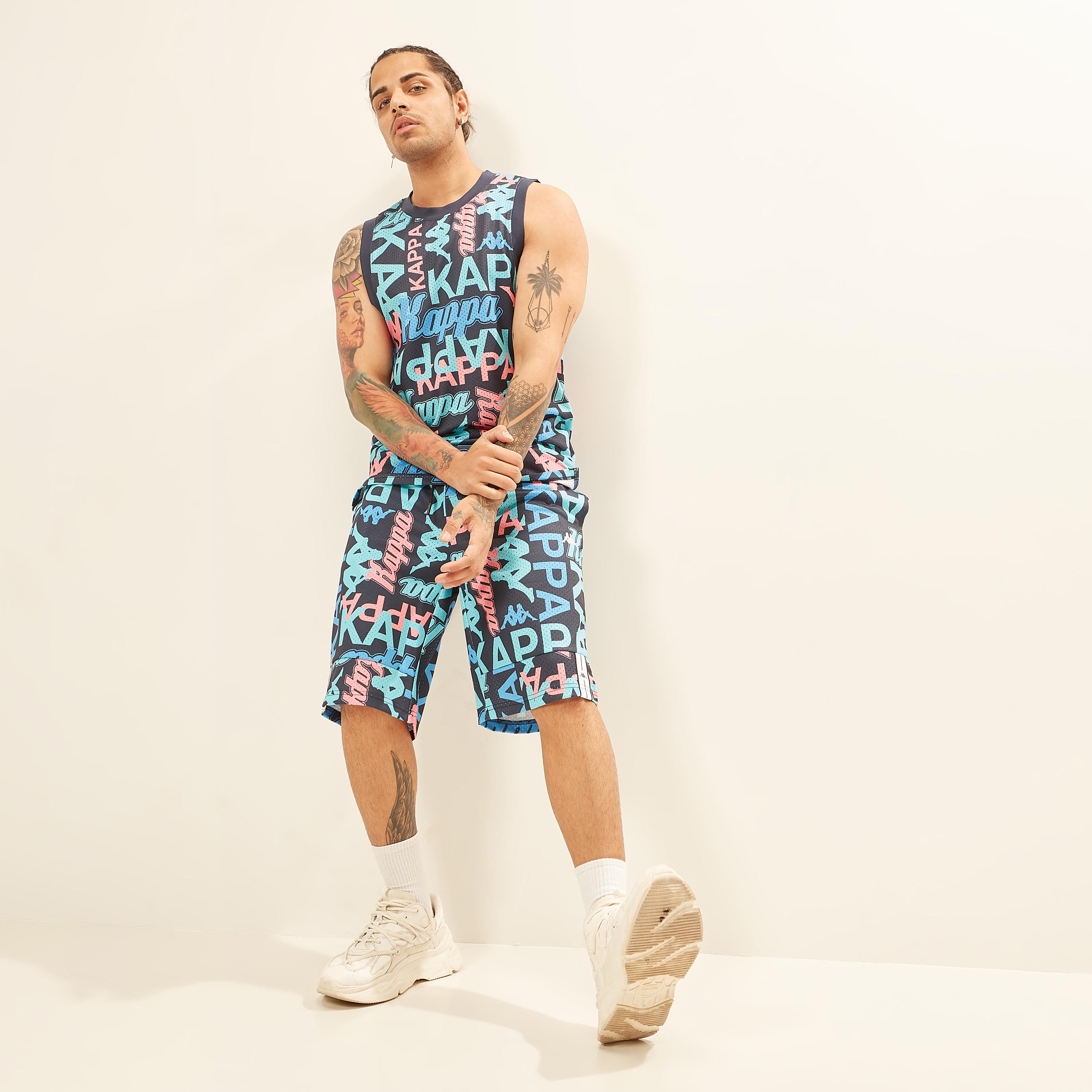شورت برباط إغلاق وجيوب وطبعات من كابا-men-clothing-sportswearandactivewear-bottoms-image-2