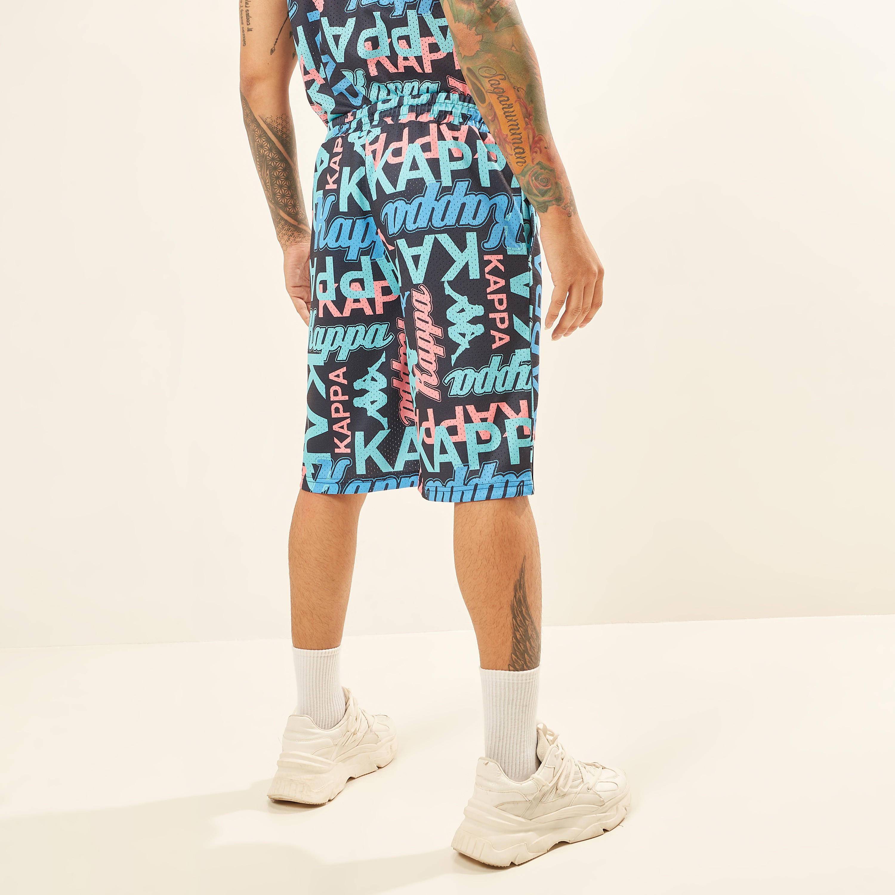 شورت برباط إغلاق وجيوب وطبعات من كابا-men-clothing-sportswearandactivewear-bottoms-image-4