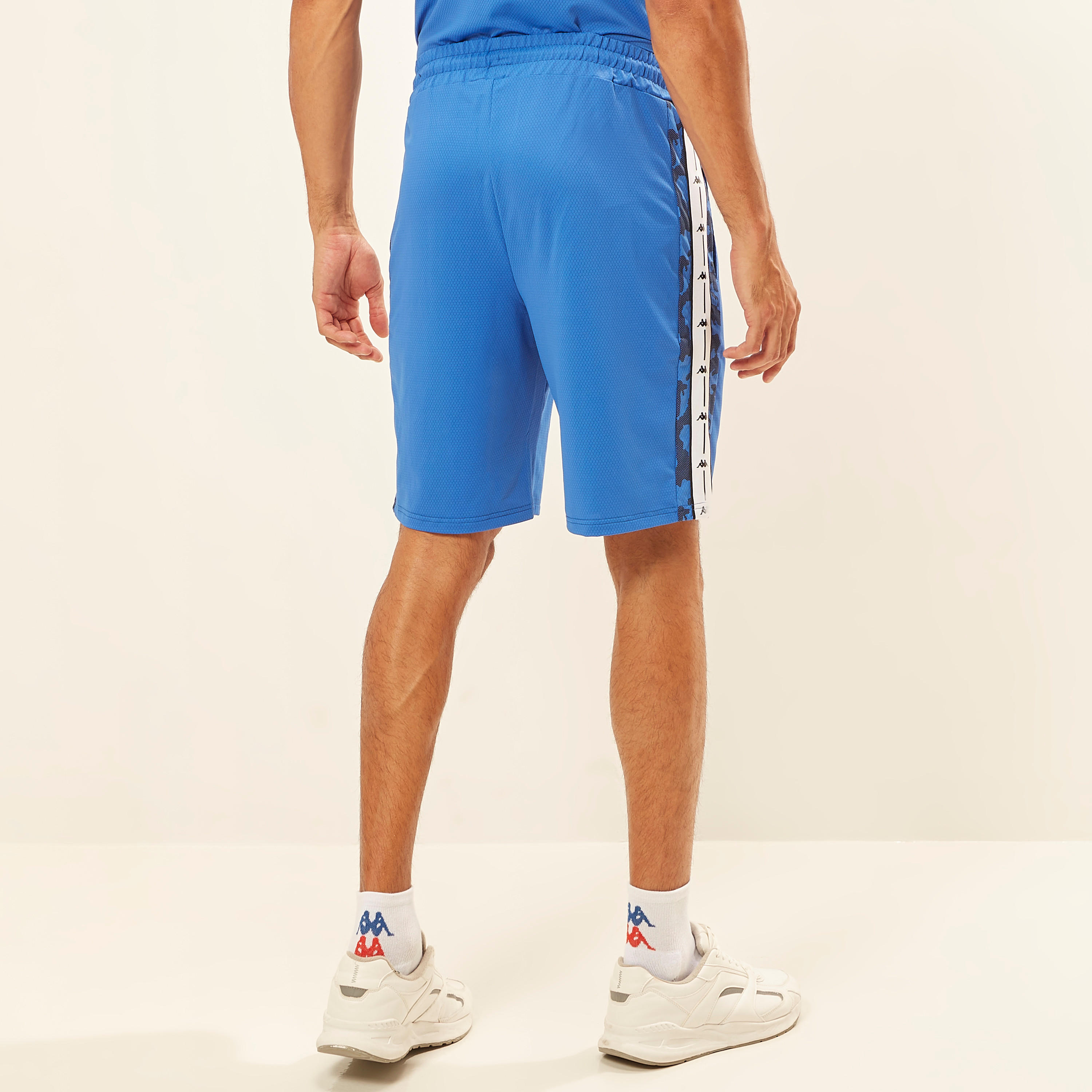 شورت بجيوب ورباط إغلاق من كابا-men-clothing-sportswearandactivewear-bottoms-image-4