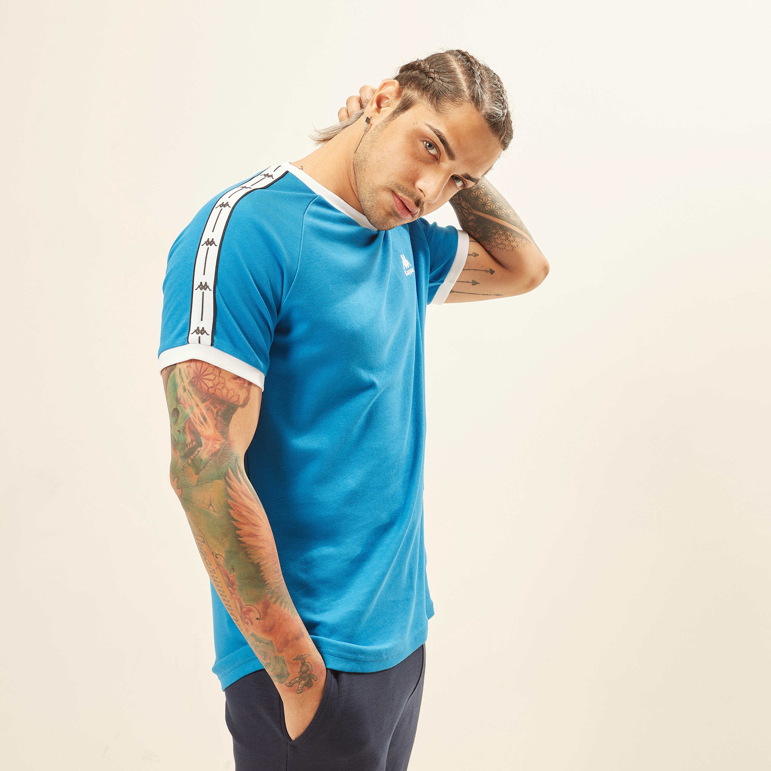 تيشيرت رينجر بياقة ضيقة وأكمام قصيرة وطبعات من كابا-men-clothing-sportswearandactivewear-tshirtsandpolos-image-10