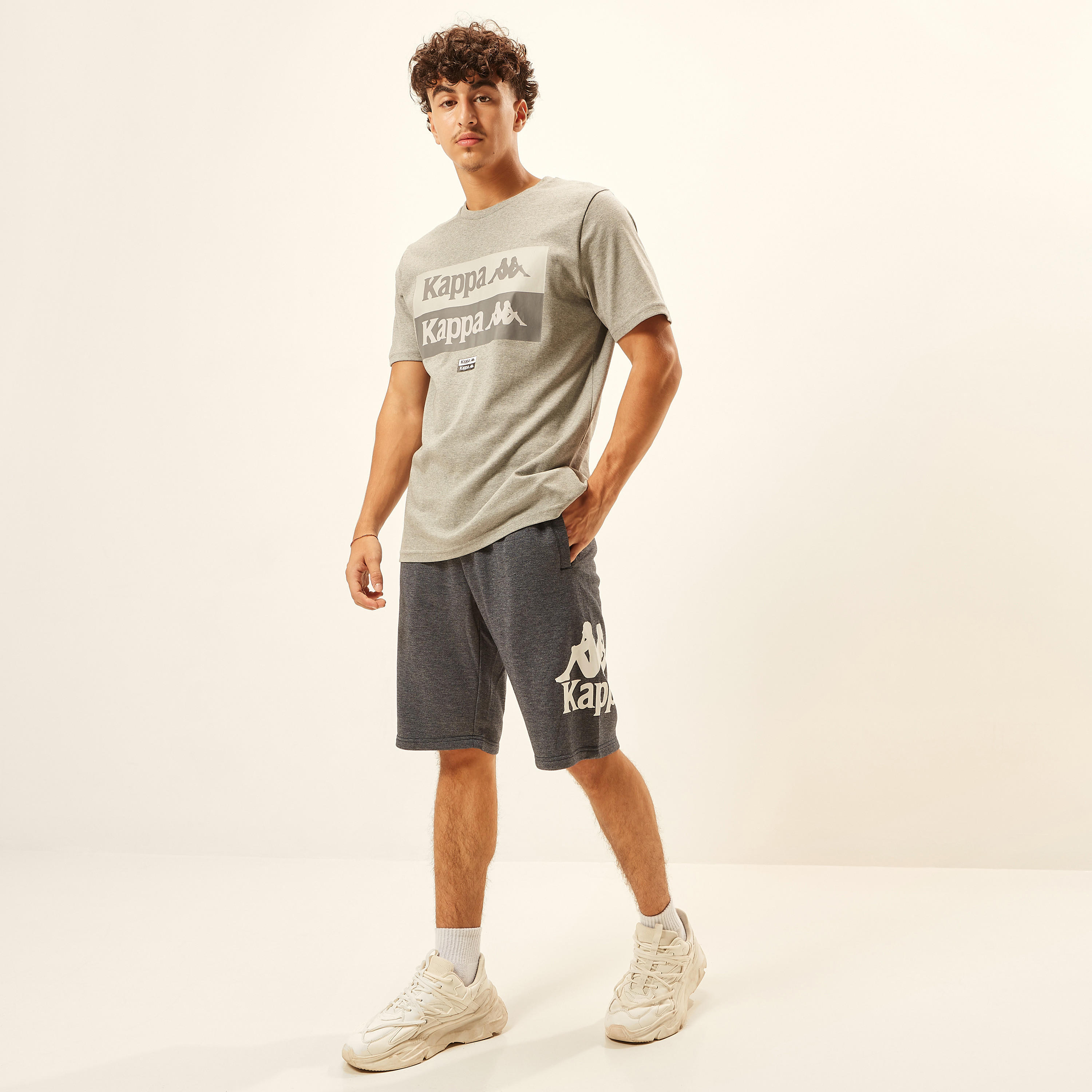 شورت برباط إغلاق وجيوب وطبعات من كابا-men-clothing-sportswearandactivewear-bottoms-image-3