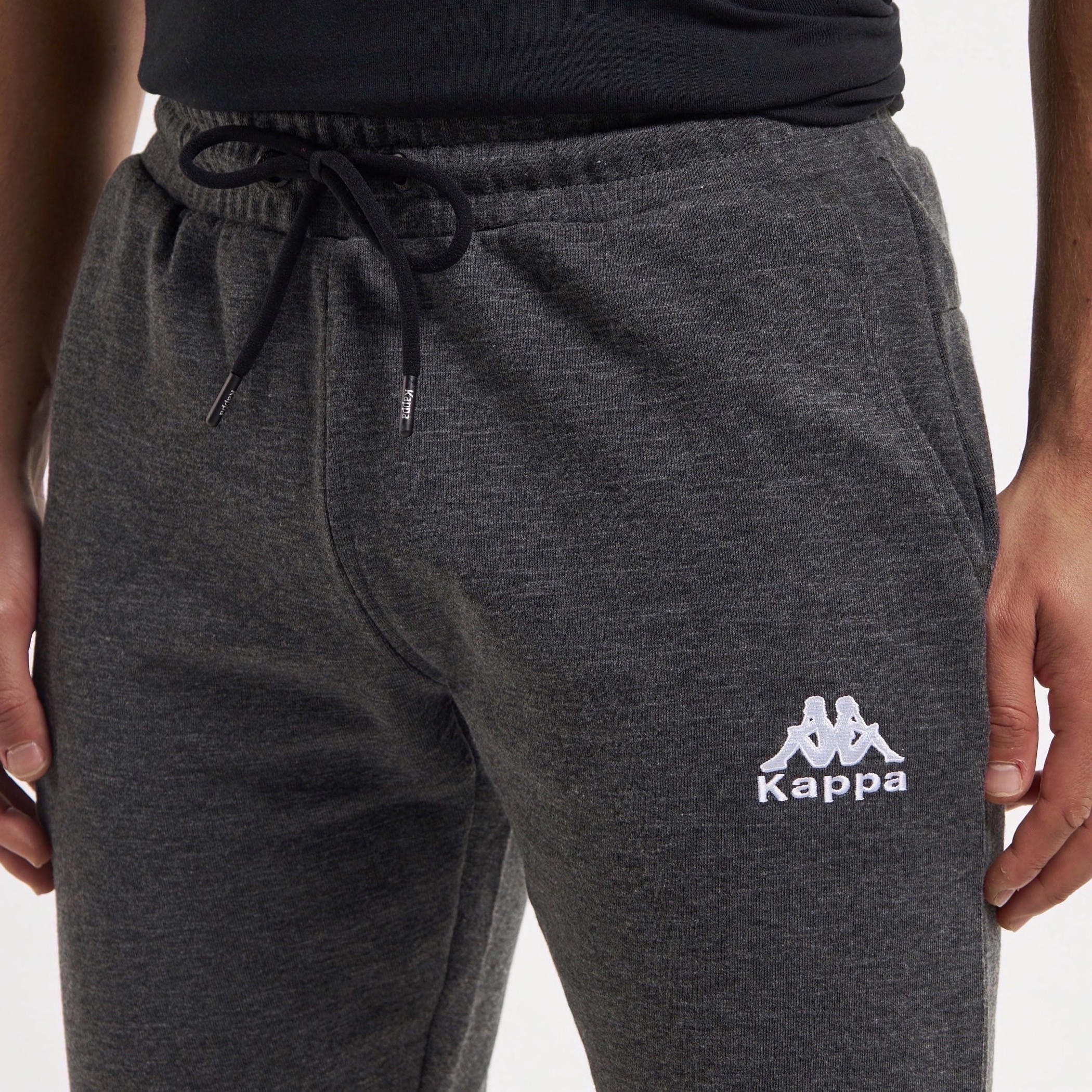 شورت برباط إغلاق وجيوب من كابا-men-clothing-sportswearandactivewear-bottoms-image-4