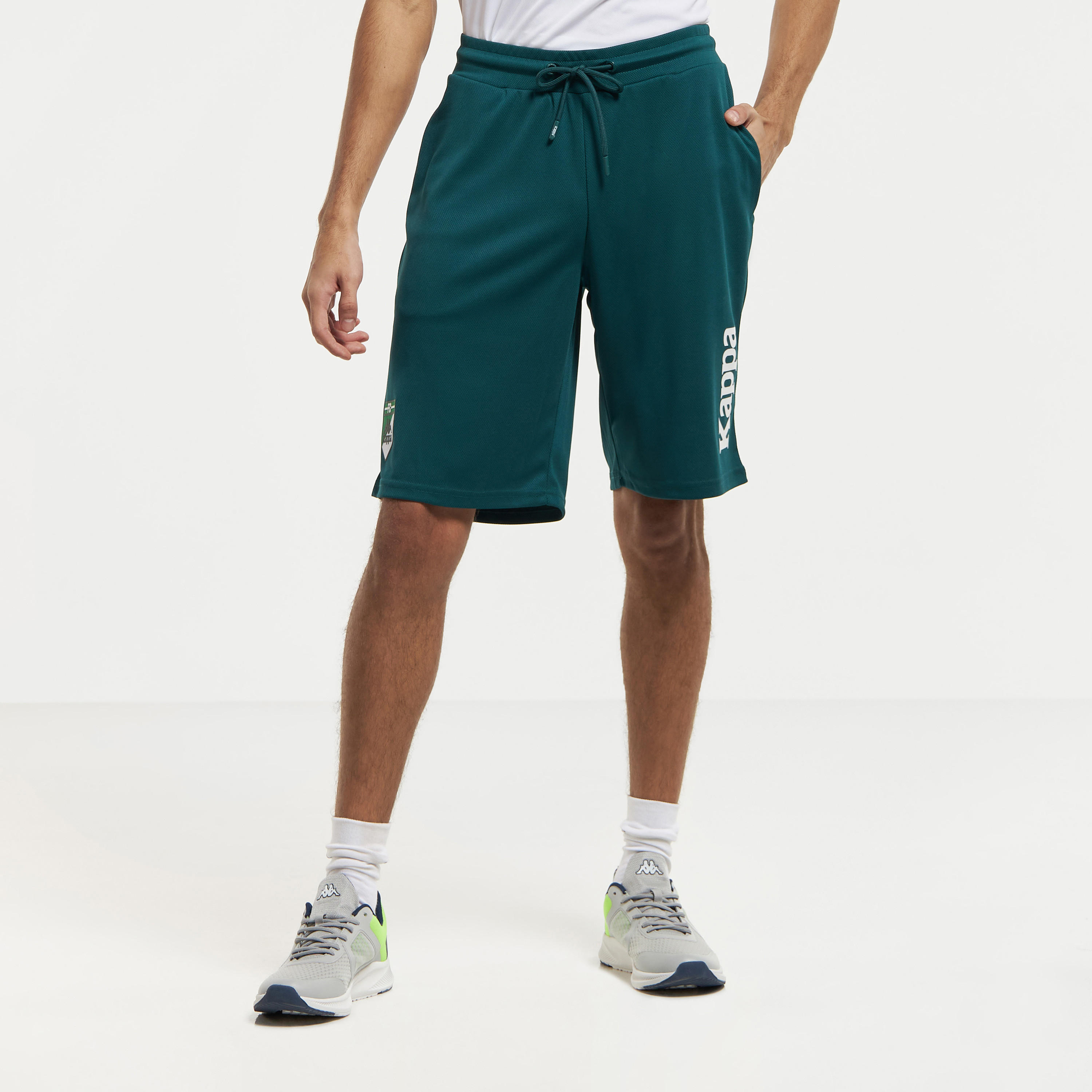 شورت برباط إغلاق وتصاميم مغايرة من كابا-men-clothing-sportswearandactivewear-bottoms-image-1