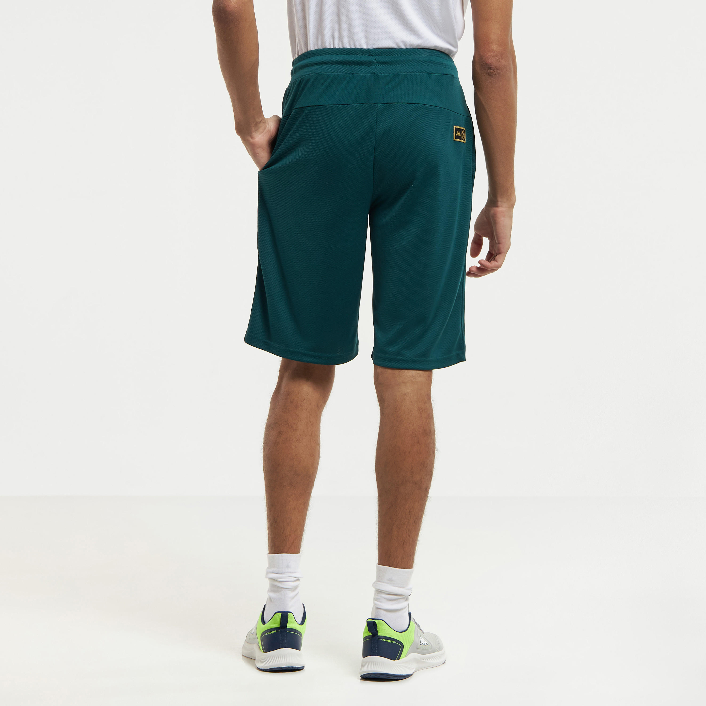 شورت برباط إغلاق وتصاميم مغايرة من كابا-men-clothing-sportswearandactivewear-bottoms-image-3