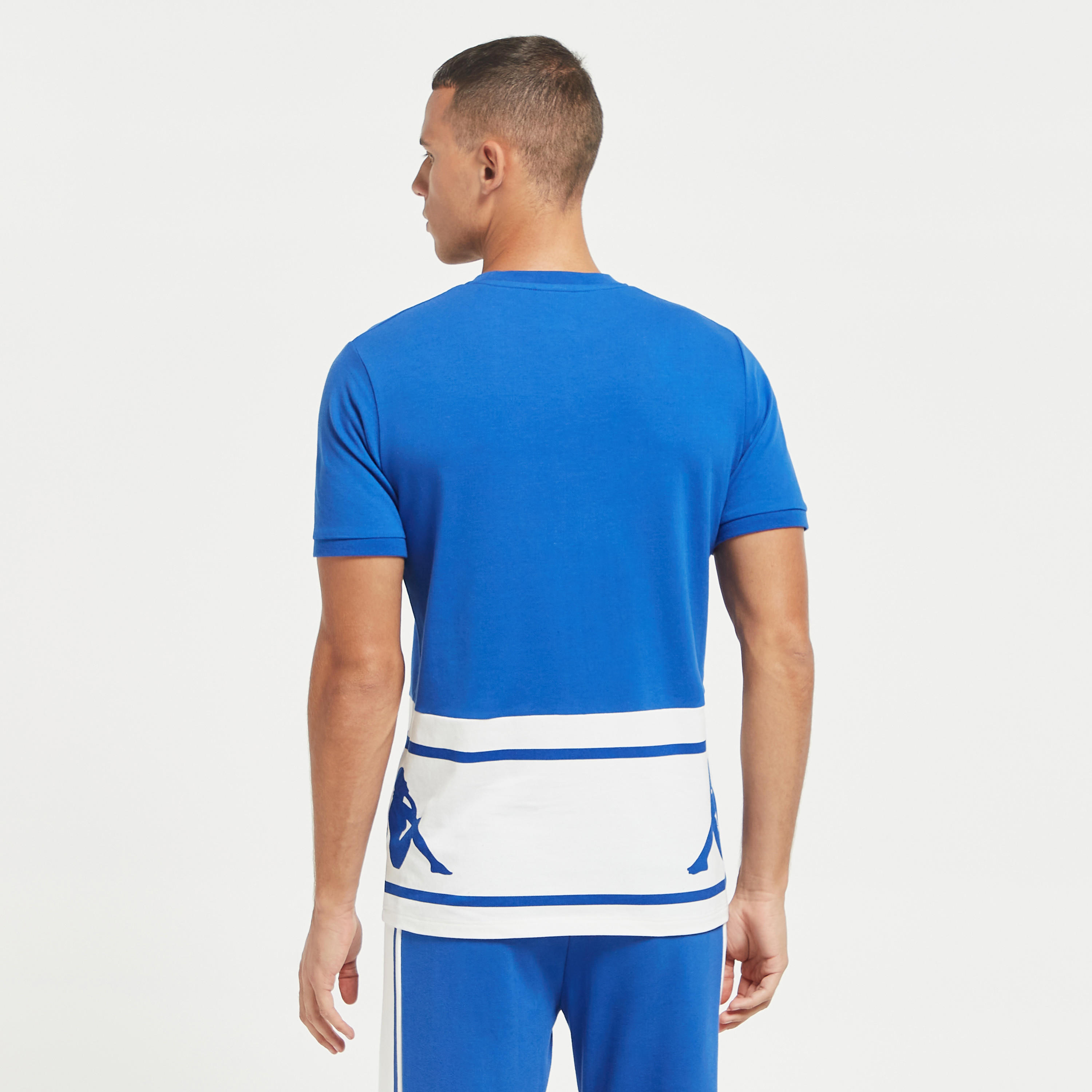 تيشيرت بياقة ضيقة وأكمام قصيرة وطبعات من كابا-men-clothing-sportswearandactivewear-tshirtsandpolos-image-3