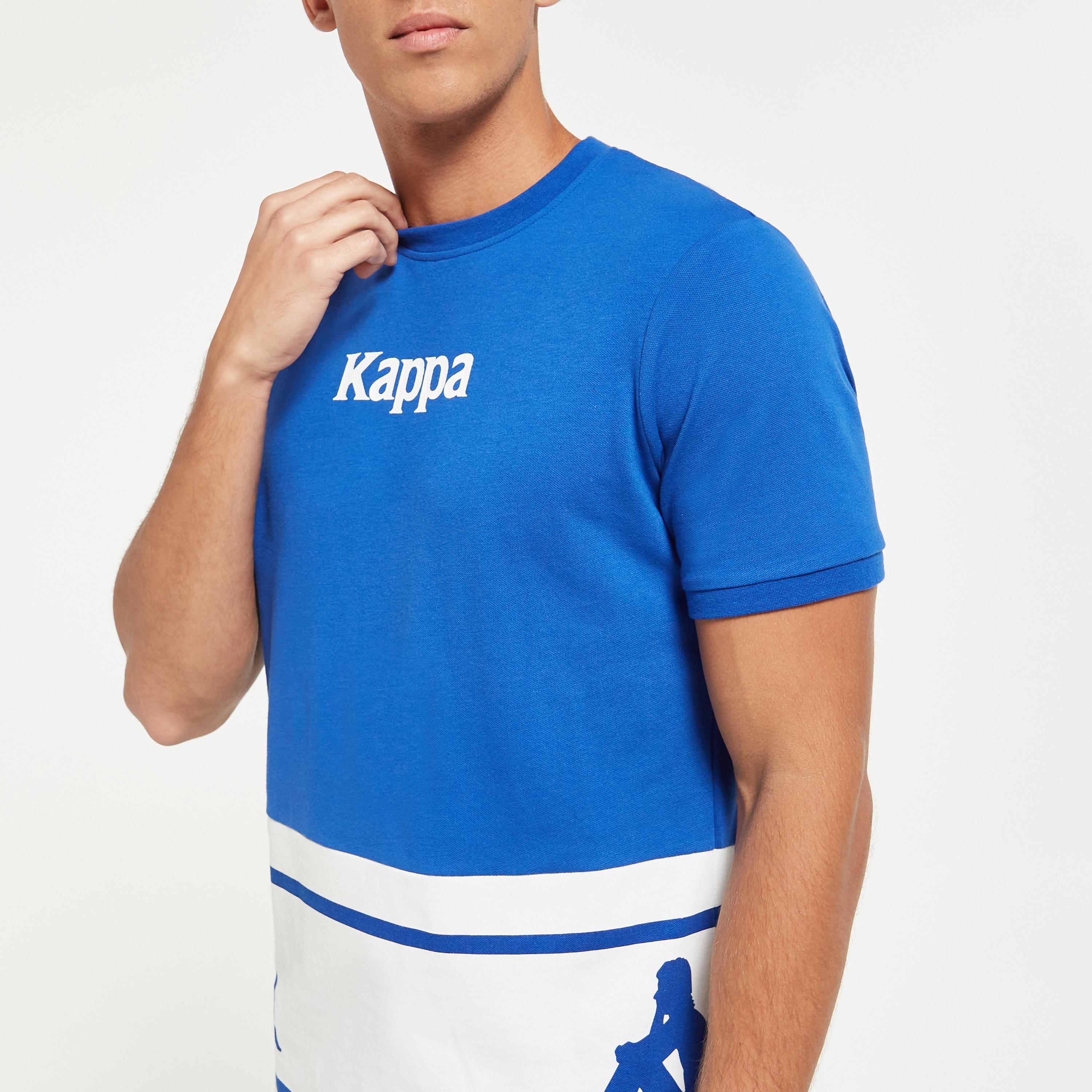 تيشيرت بياقة ضيقة وأكمام قصيرة وطبعات من كابا-men-clothing-sportswearandactivewear-tshirtsandpolos-image-4