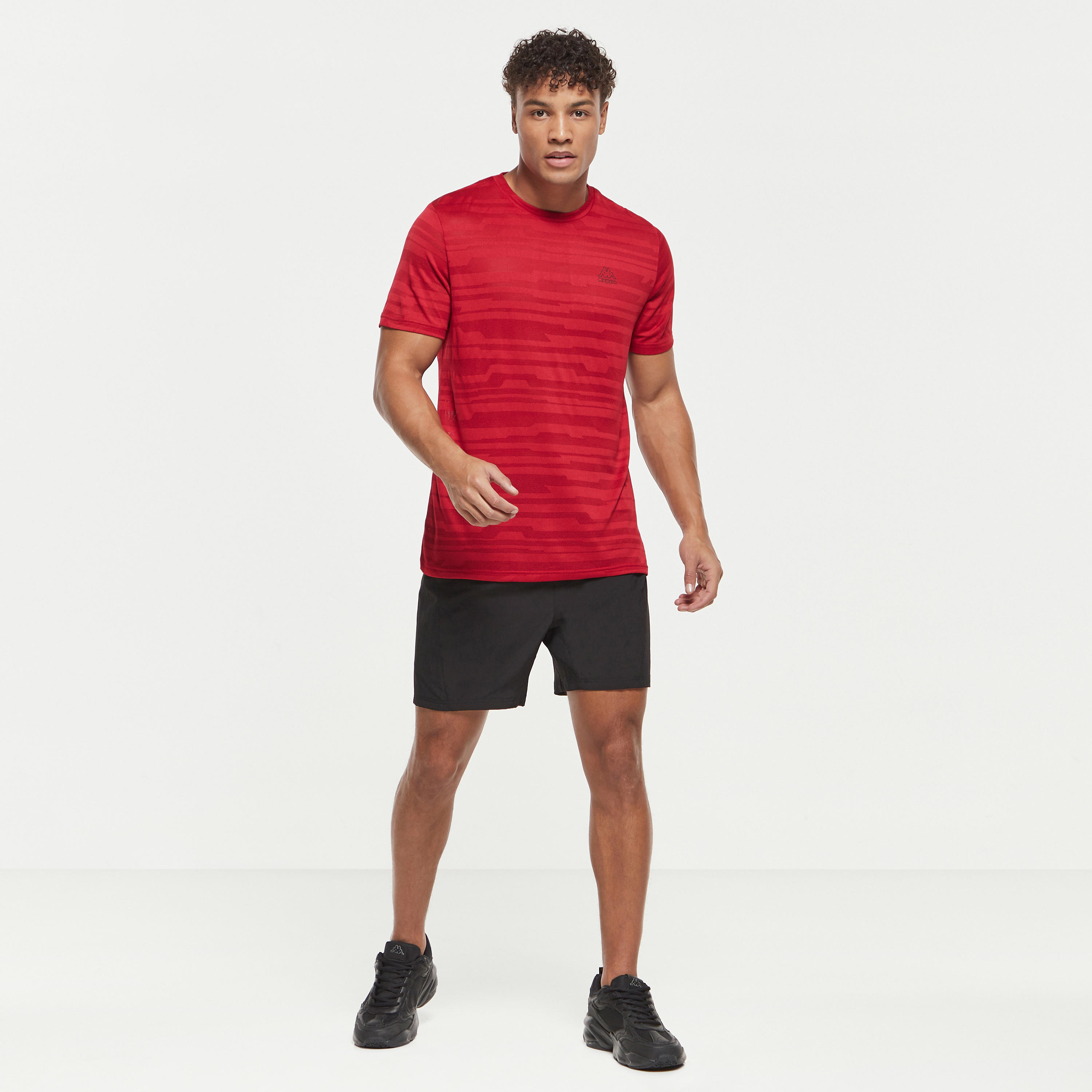 تيشيرت بارز الملمس بياقة ضيقة وأكمام قصيرة من كابا-men-clothing-sportswearandactivewear-tshirtsandpolos-image-3