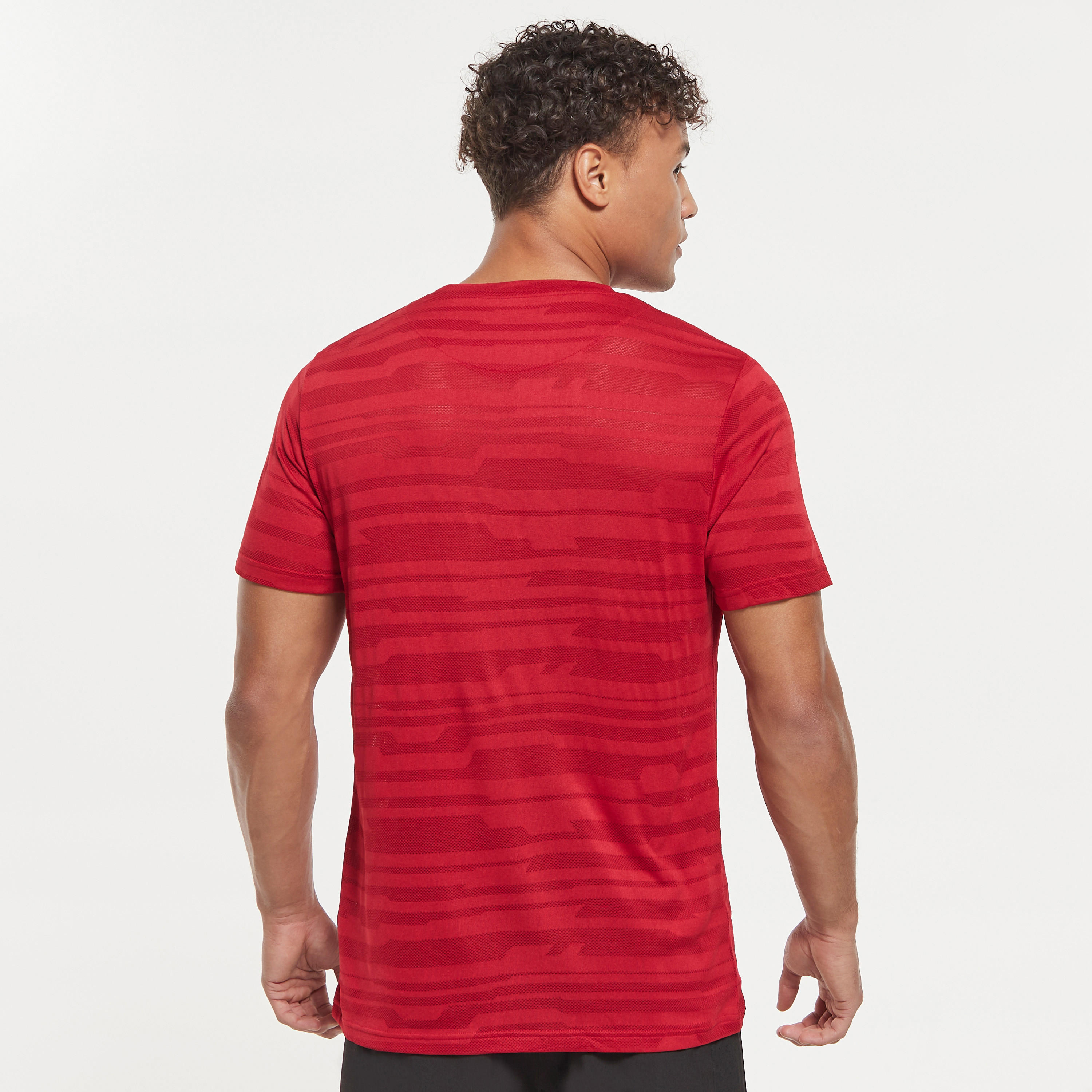 تيشيرت بارز الملمس بياقة ضيقة وأكمام قصيرة من كابا-men-clothing-sportswearandactivewear-tshirtsandpolos-image-2