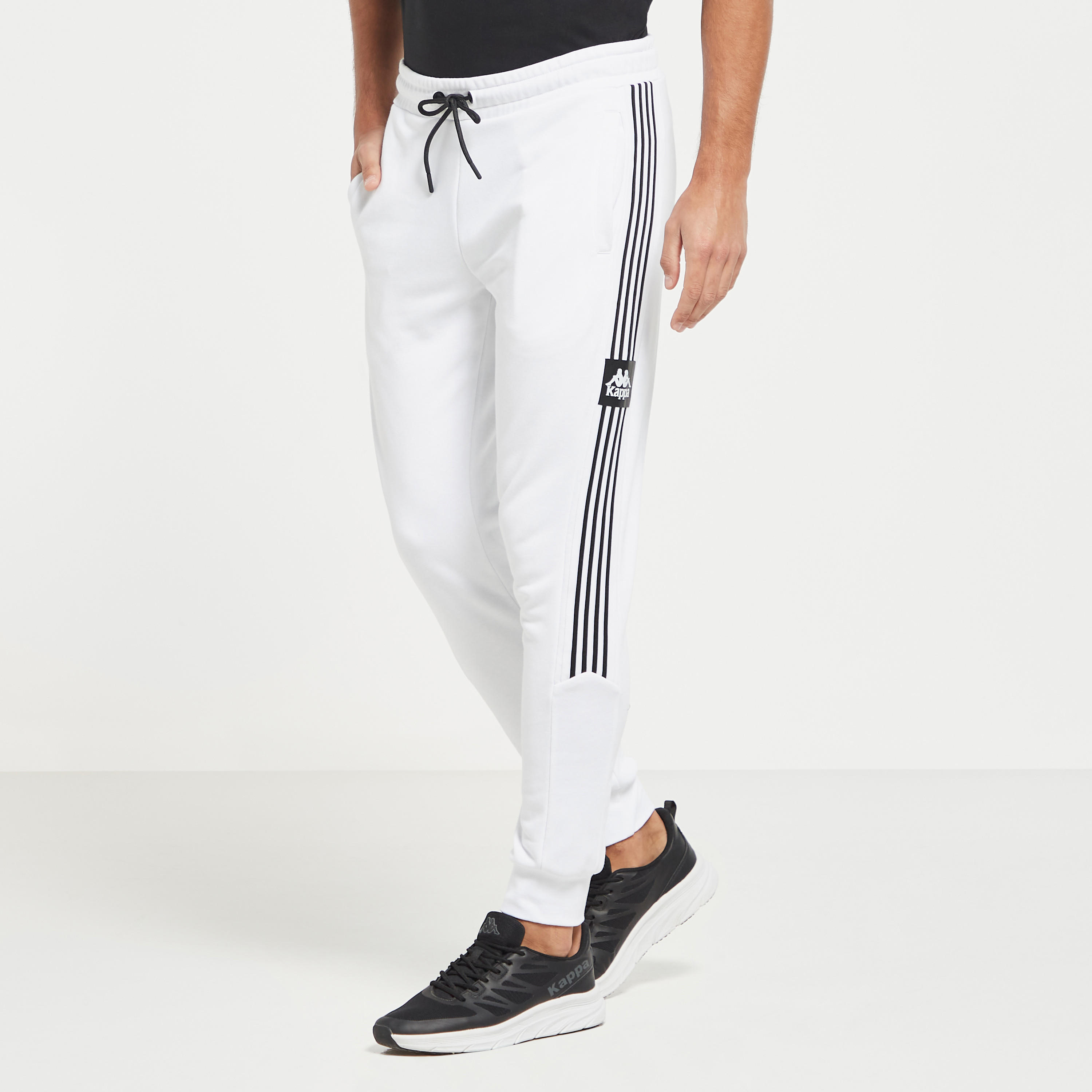 بنطلون رياضي محبوك برباط إغلاق وجيوب وتفاصيل شريطة من كابا-sports-men-clothing-bottoms-image-1