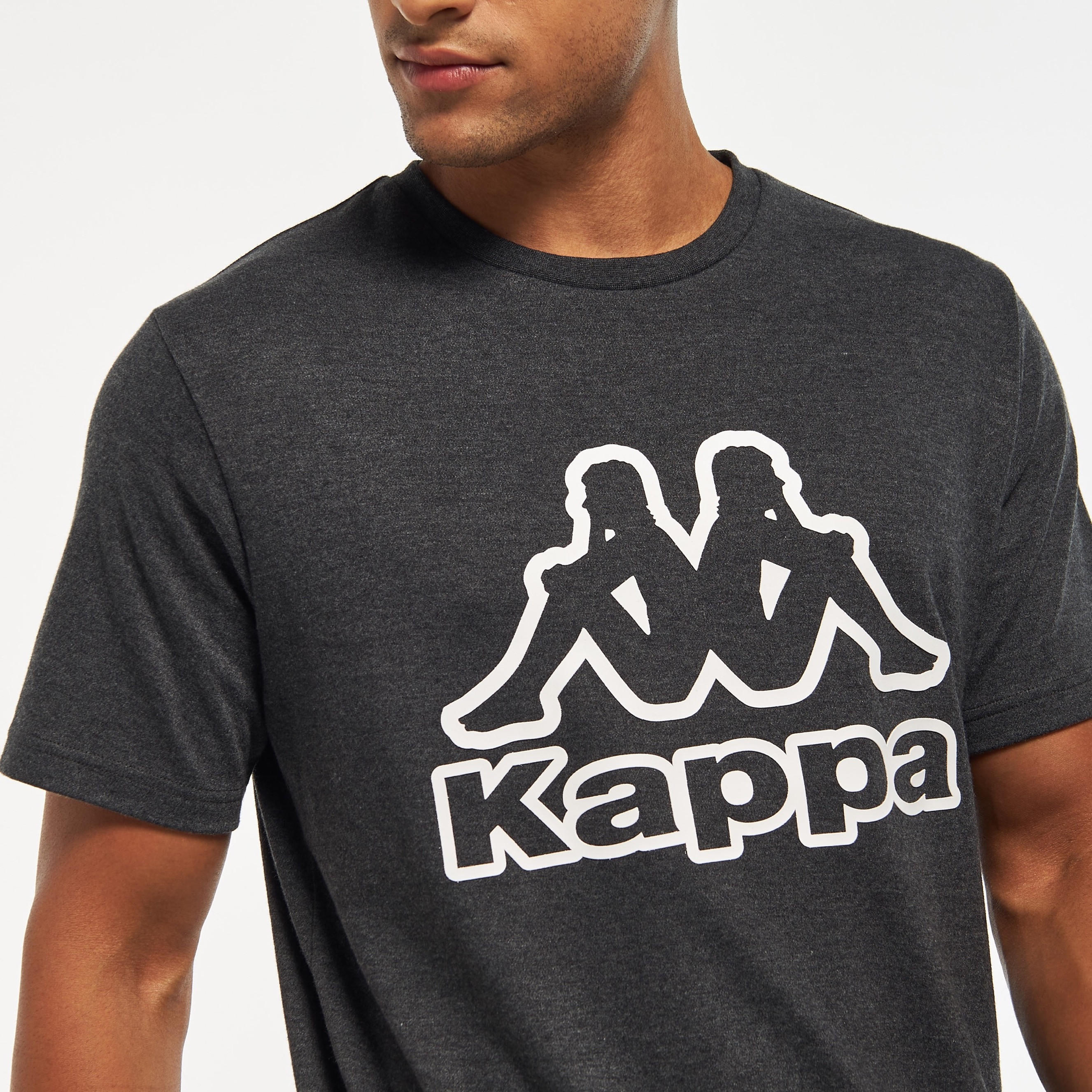 تيشيرت بياقة ضيقة وأكمام قصيرة وطبعات من كابا-men-clothing-sportswearandactivewear-tshirtsandpolos-image-4