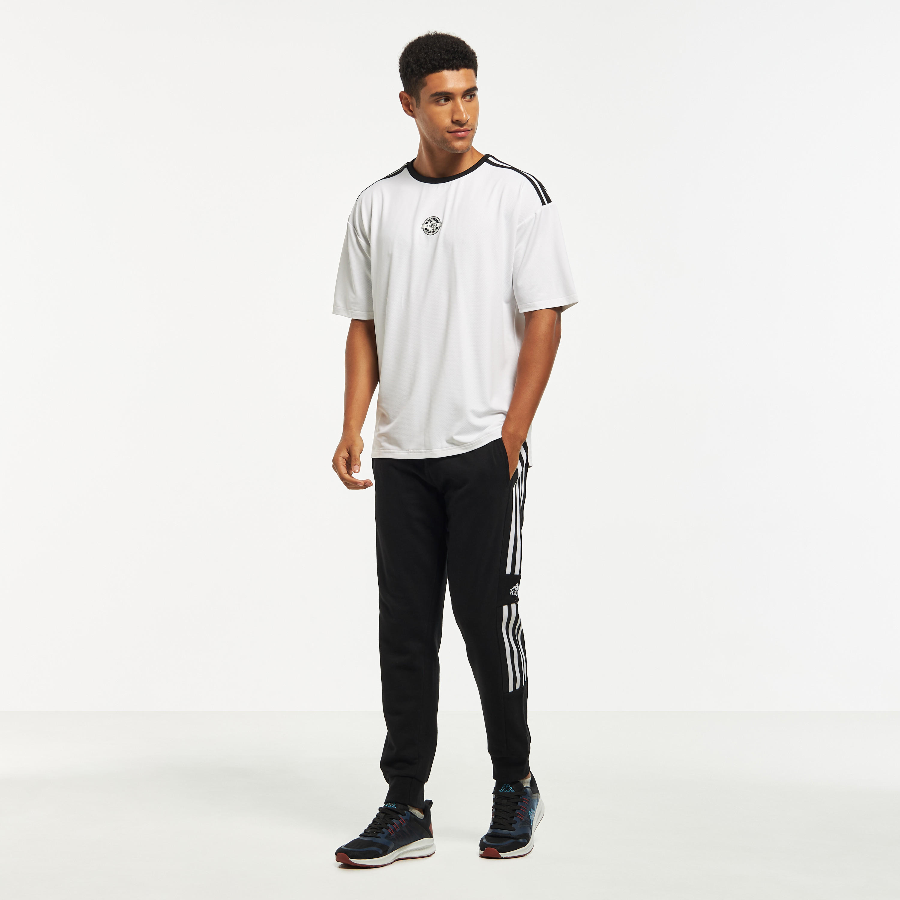 بنطلون رياضي بجيوب من كابا-men-clothing-sportswearandactivewear-bottoms-image-2