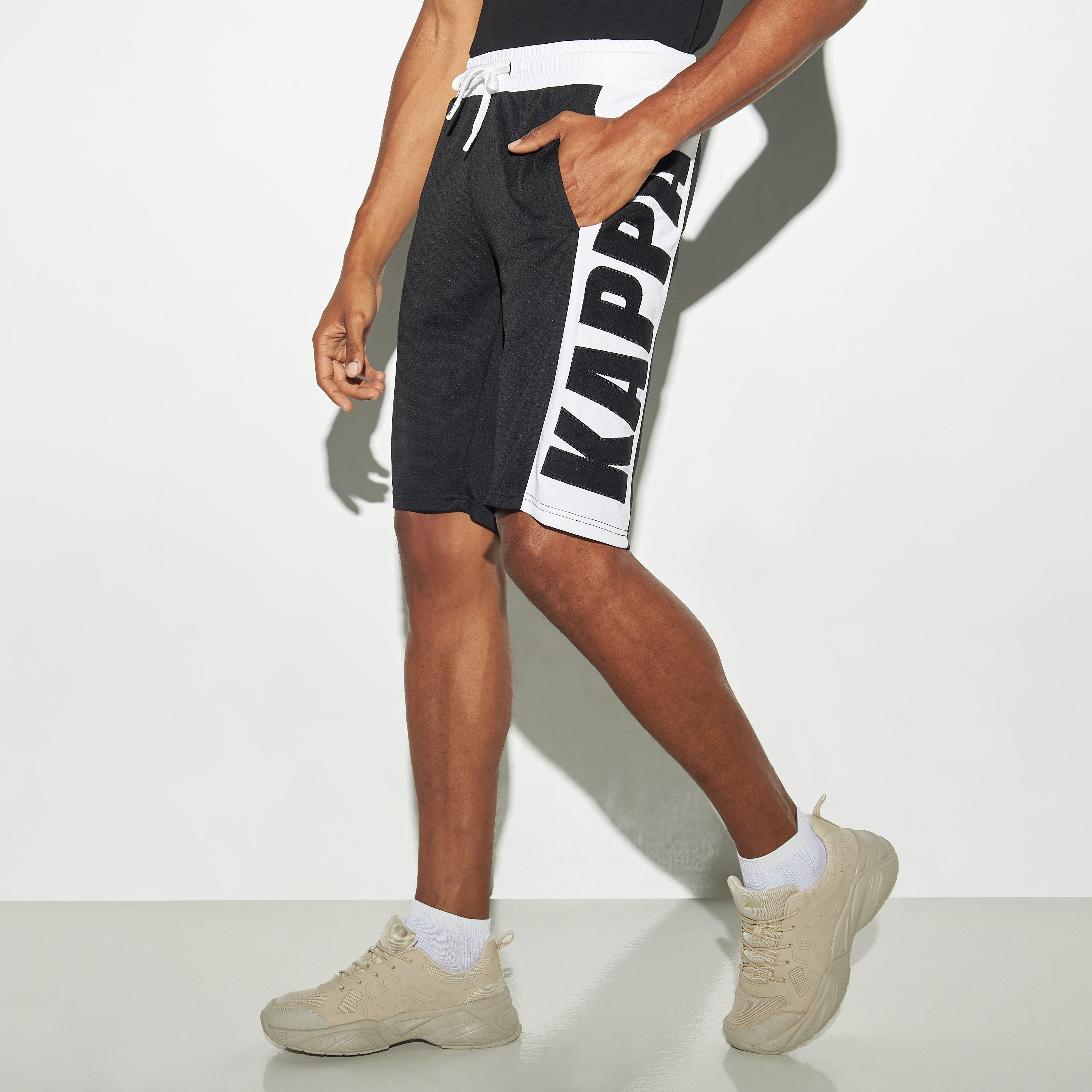 شورت برباط إغلاق وتزيينات شعار من كابا-men-clothing-bottoms-shorts-image-1