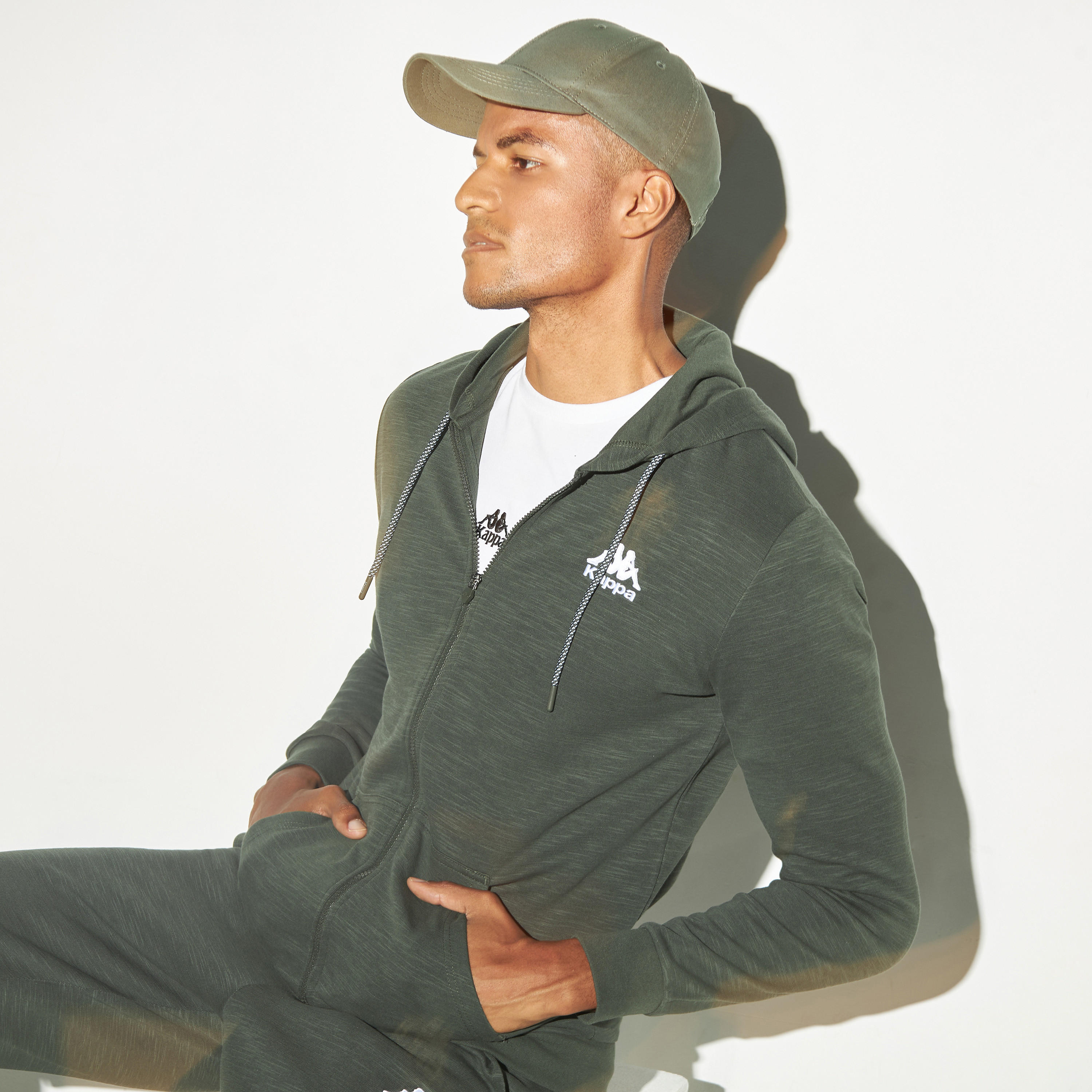 سترة بغطاء للرأس وجيب كنغر من  كابا-men-winterwear-hoodiesandsweatshirts-image-4