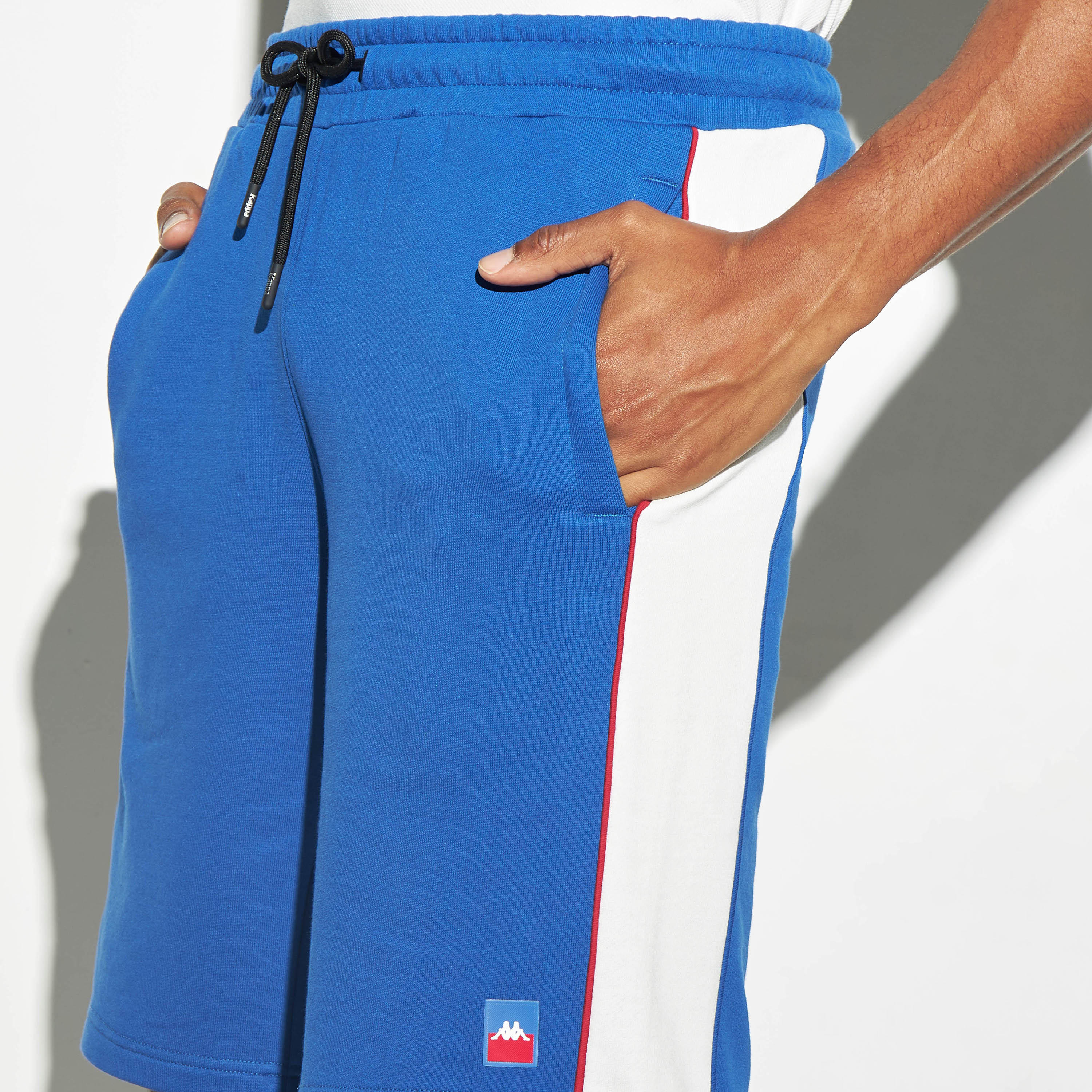 شورت بجيوب ورباط إغلاق من كابا-men-clothing-sportswearandactivewear-bottoms-image-4