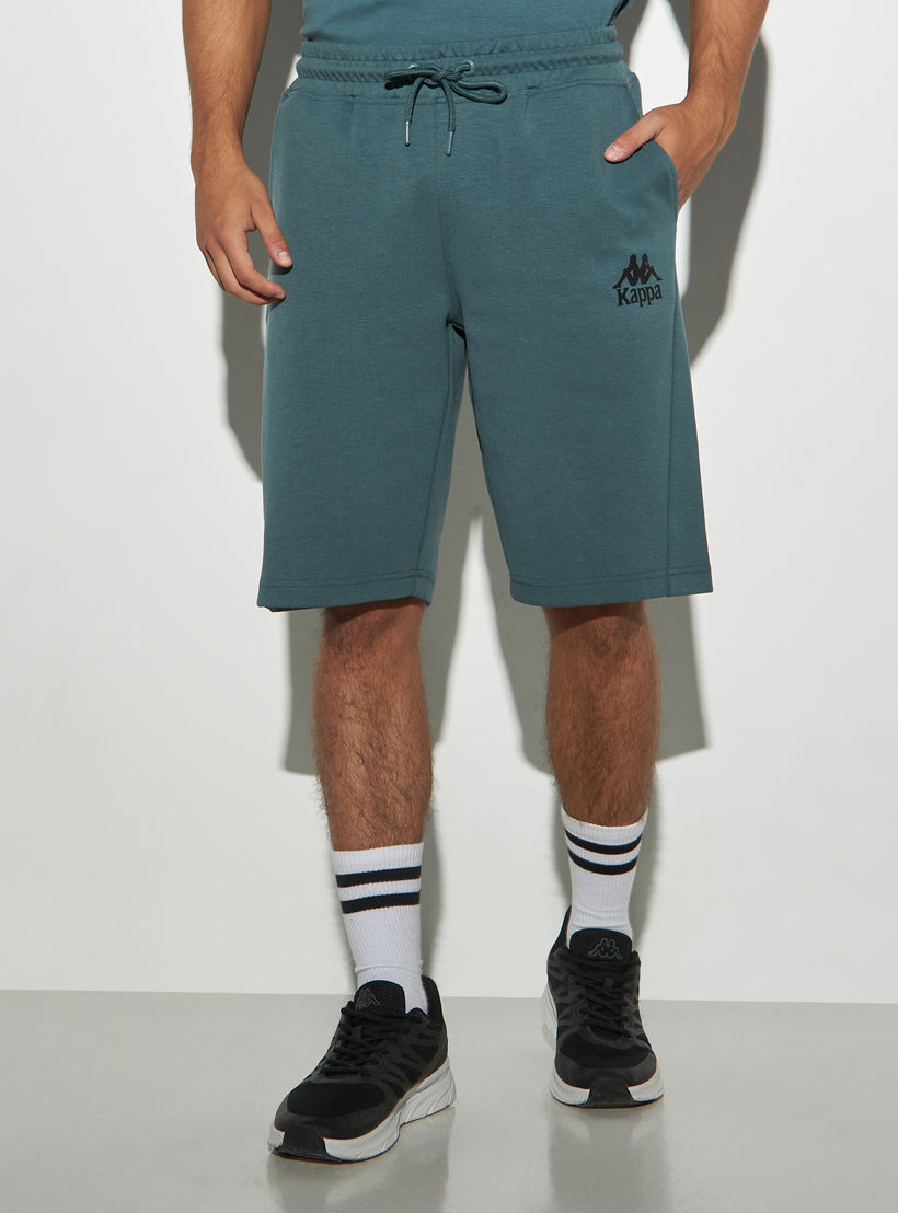 شورت برباط إغلاق وجيوب وطبعات من كابا-men-clothing-sportswearandactivewear-bottoms-image-1