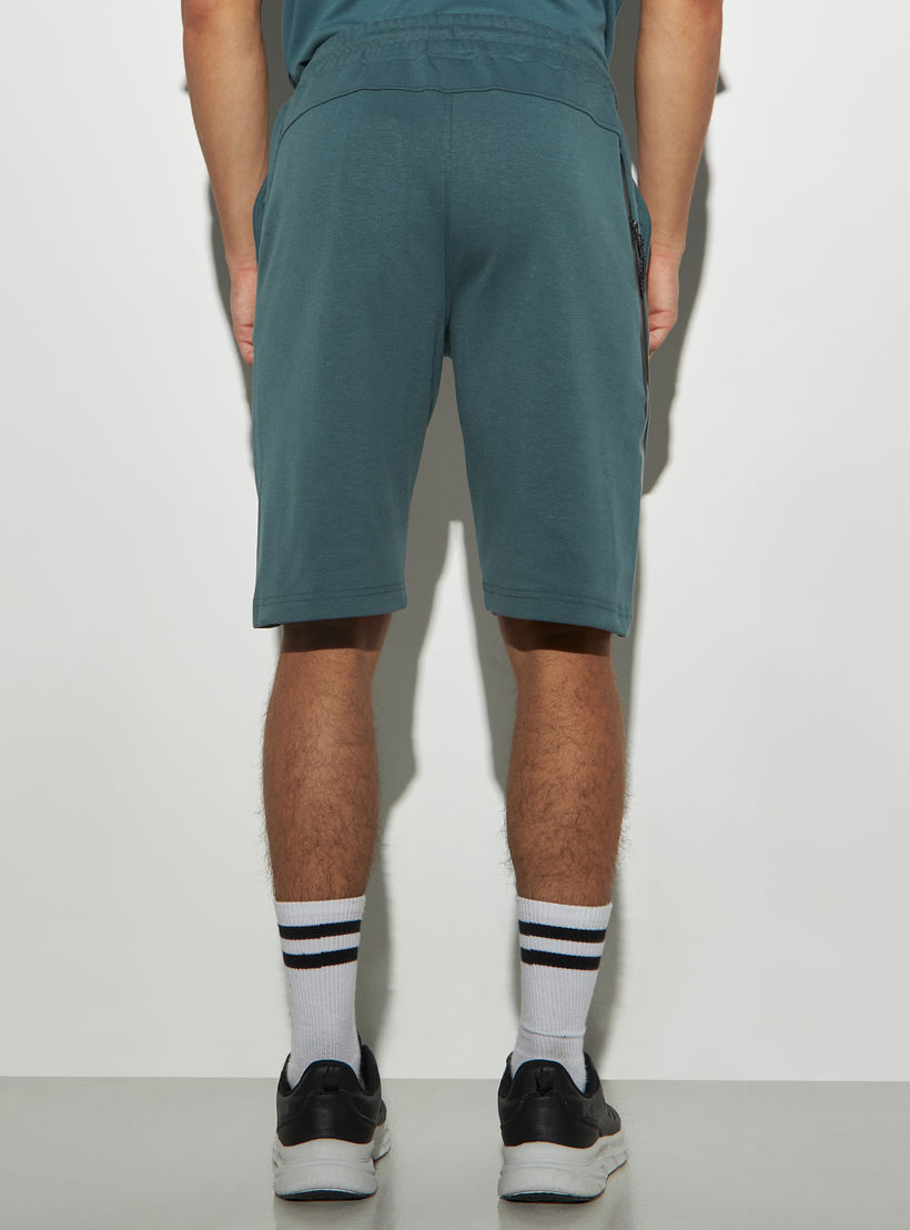 شورت برباط إغلاق وجيوب وطبعات من كابا-men-clothing-sportswearandactivewear-bottoms-image-3