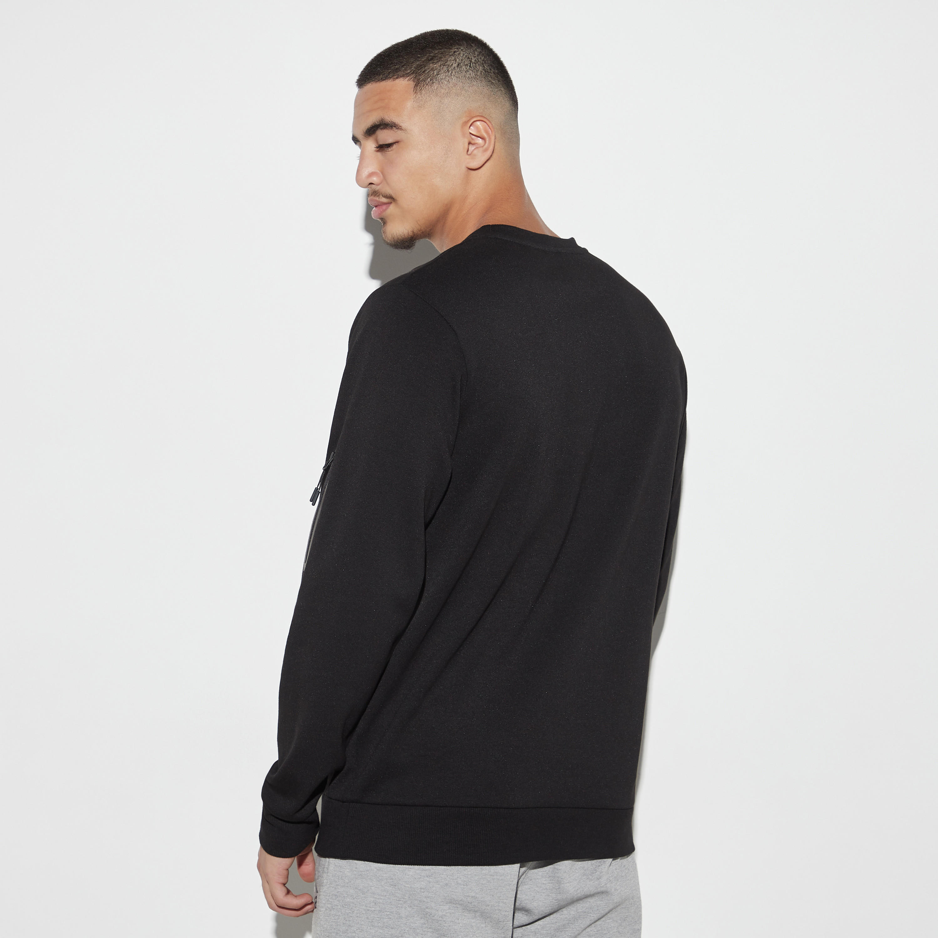 سويت شيرت بياقة ضيّقة وسحاب إغلاق وطبعات من كابا-men-winterwear-hoodiesandsweatshirts-image-3