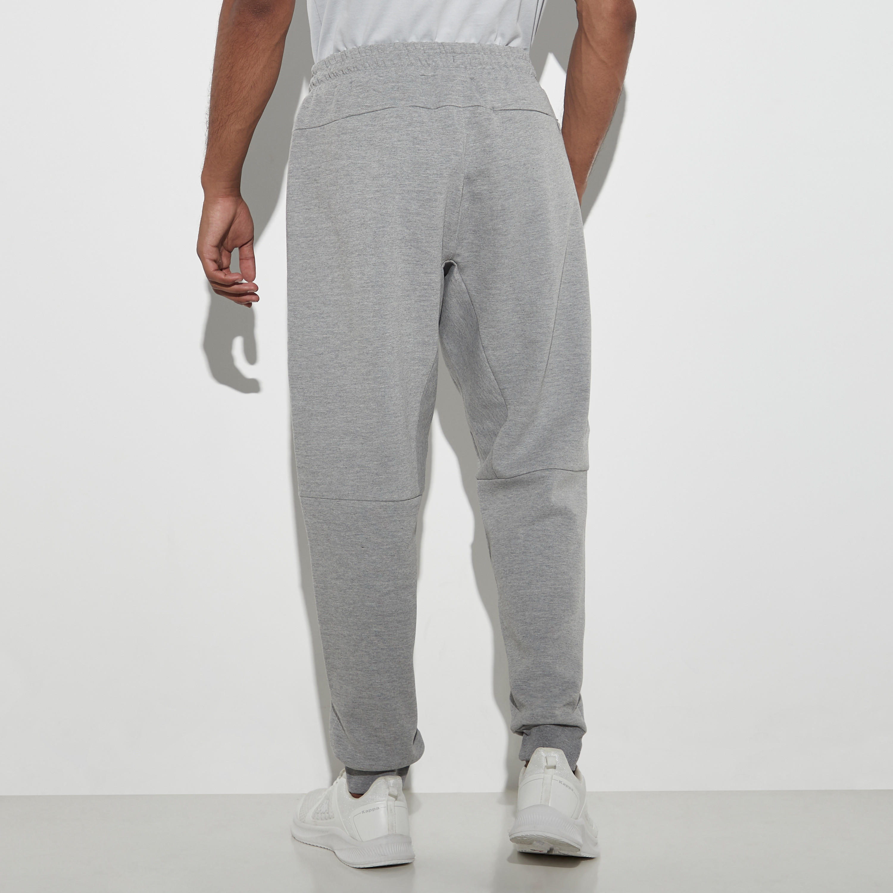 بنطلون رياضي برباط إغلاق وجيوب وطبعات من كابا-men-clothing-sportswearandactivewear-bottoms-image-3