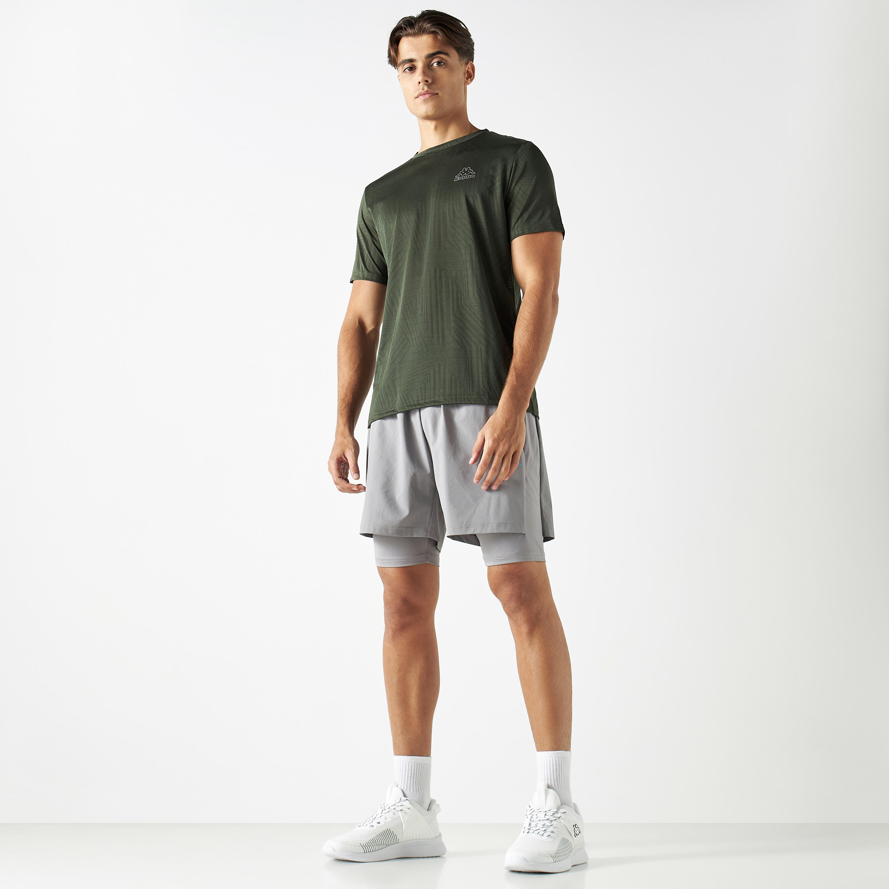 تيشيرت بيرفورمنس بياقة ضيقة وأكمام قصيرة من كابا-men-clothing-sportswearandactivewear-tshirtsandpolos-image-2