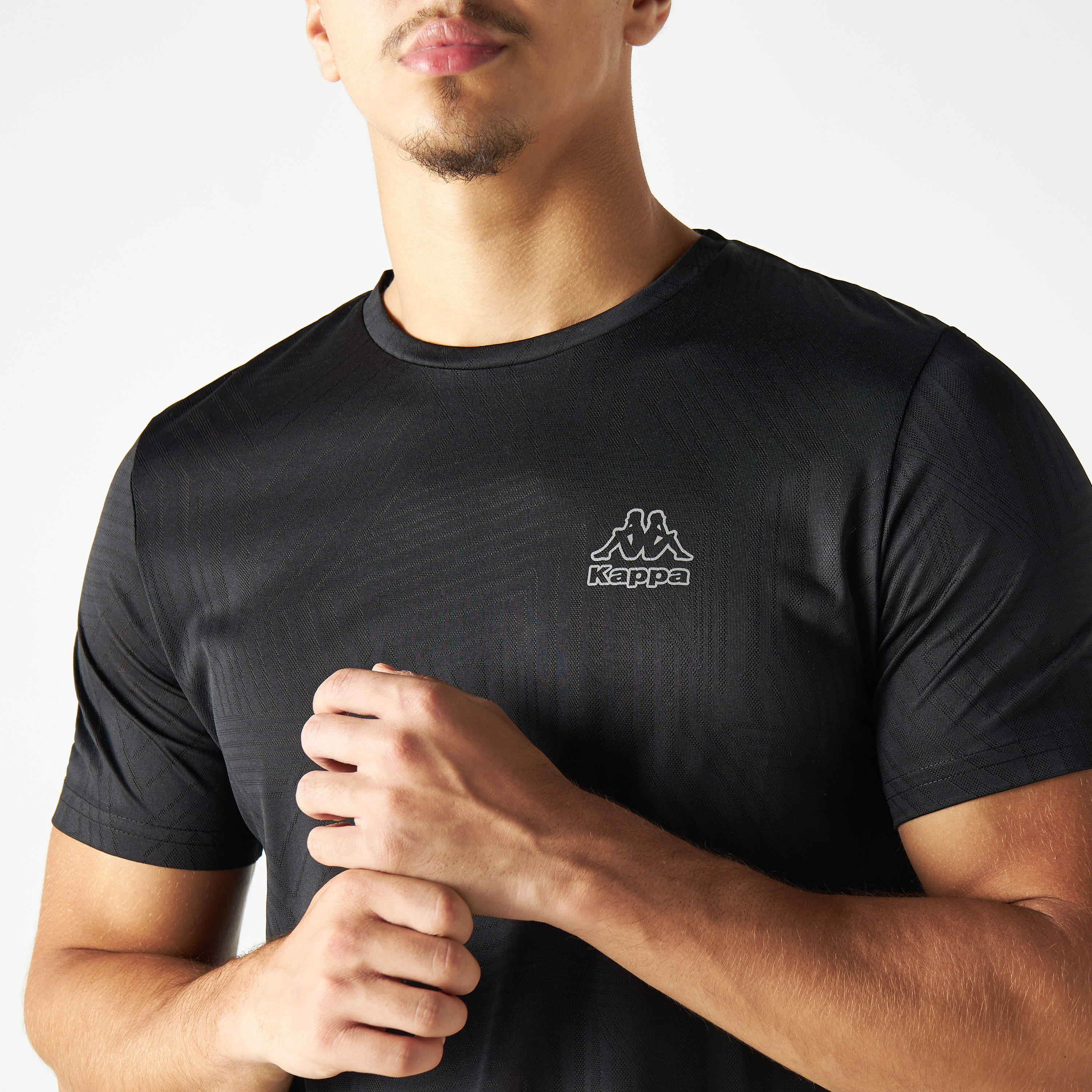 تيشيرت بيرفورمنس بياقة ضيقة وأكمام قصيرة من كابا-men-clothing-sportswearandactivewear-tshirtsandpolos-image-4