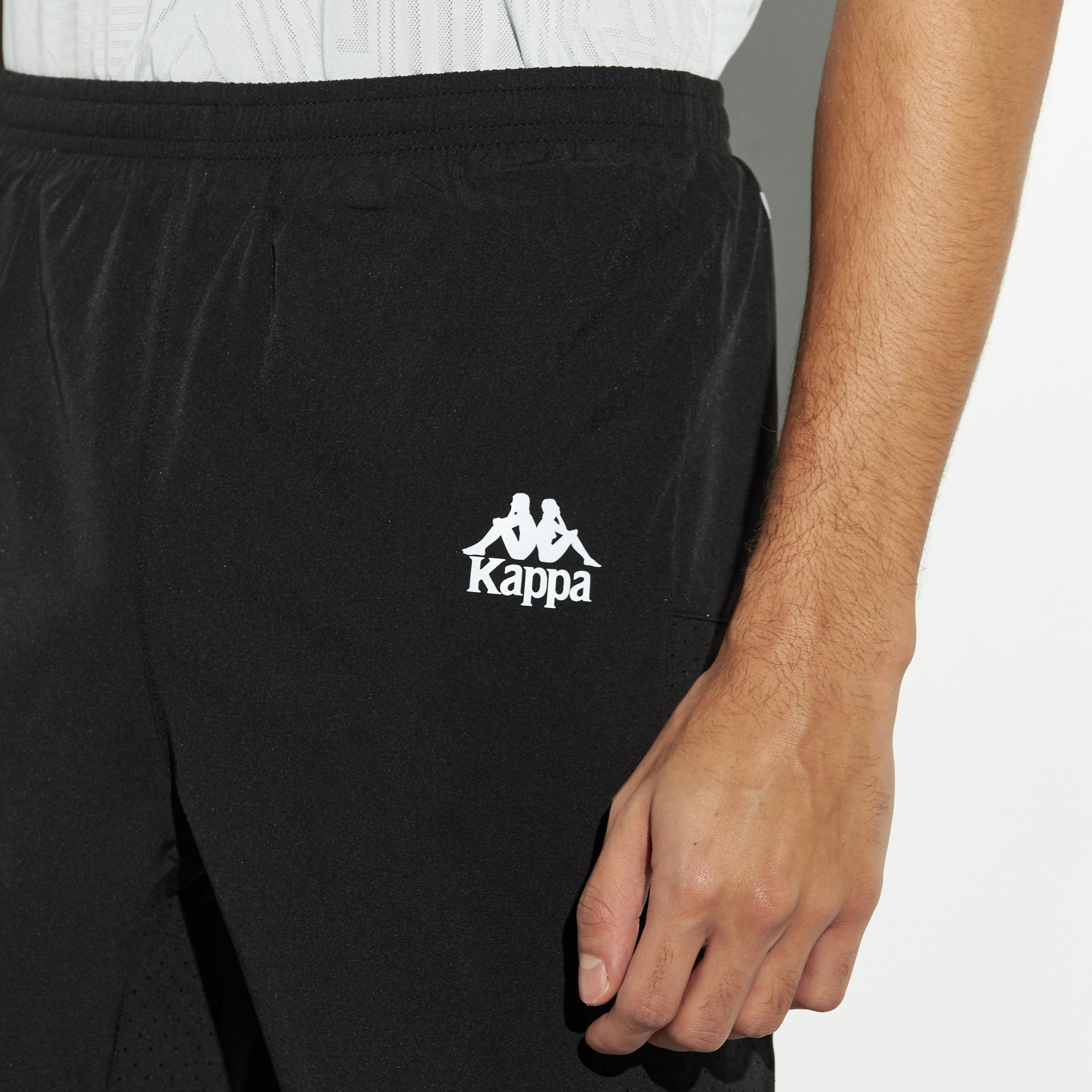 شورت بطبعات وخصر مطّاطي من كابا-men-clothing-bottoms-shorts-image-4