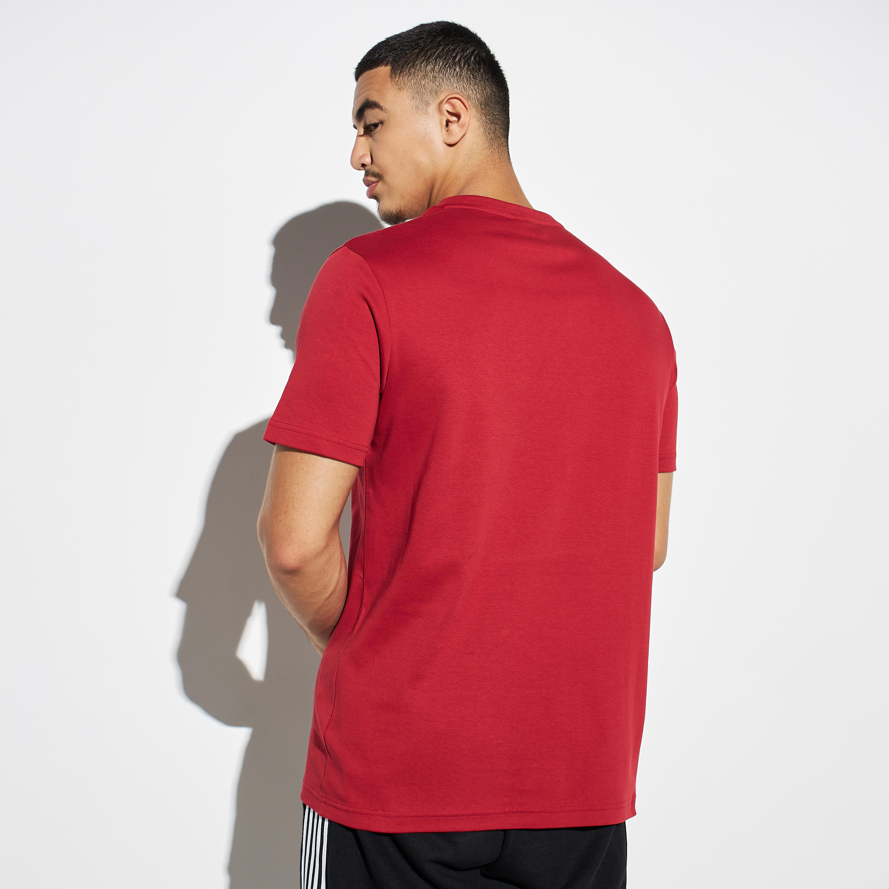 تيشيرت بياقة ضيقة وطبعات من كابا-men-clothing-sportswearandactivewear-tshirtsandpolos-image-3