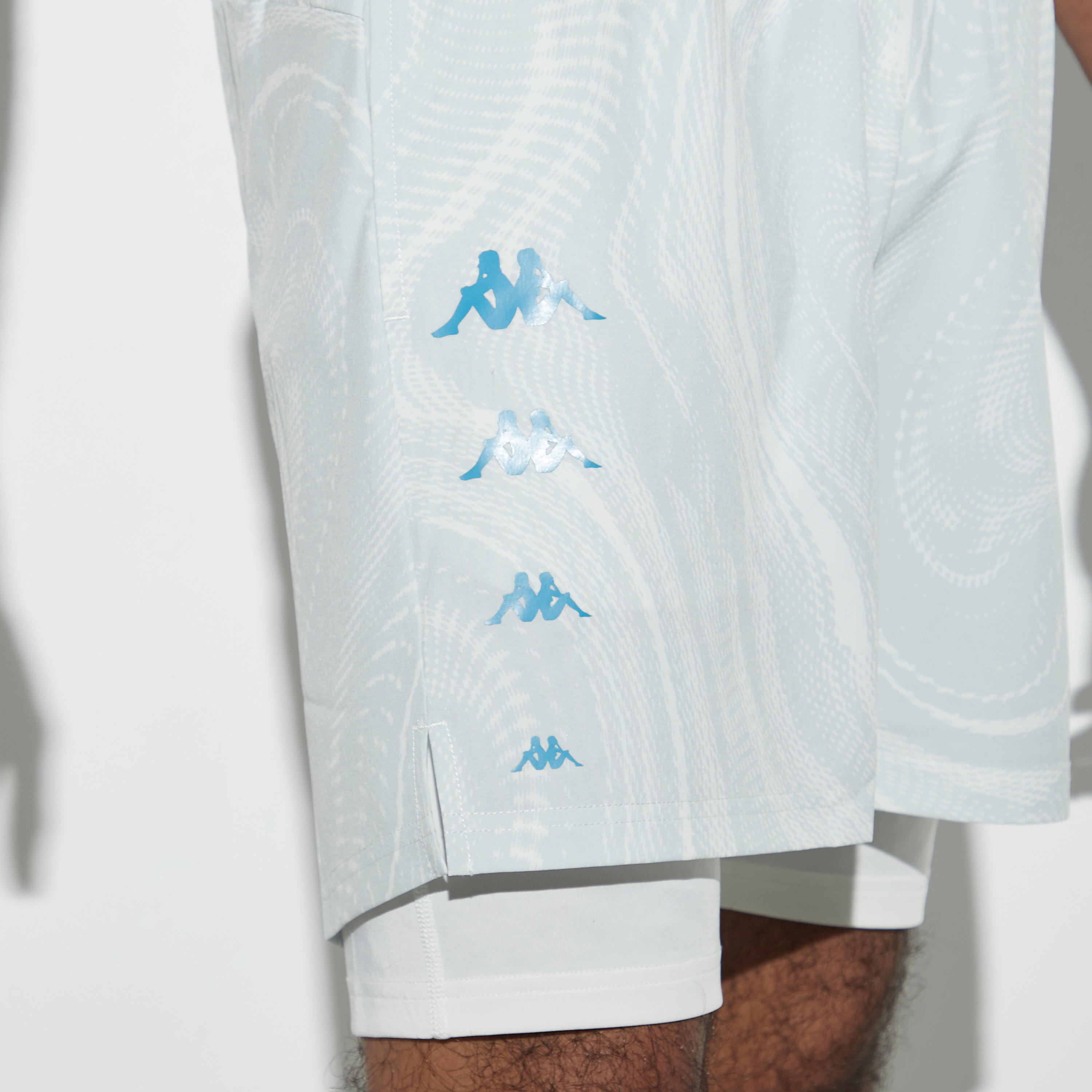 شورت تدريب سادة مع حزام مطاطي من كابا-men-clothing-sportswearandactivewear-bottoms-image-1