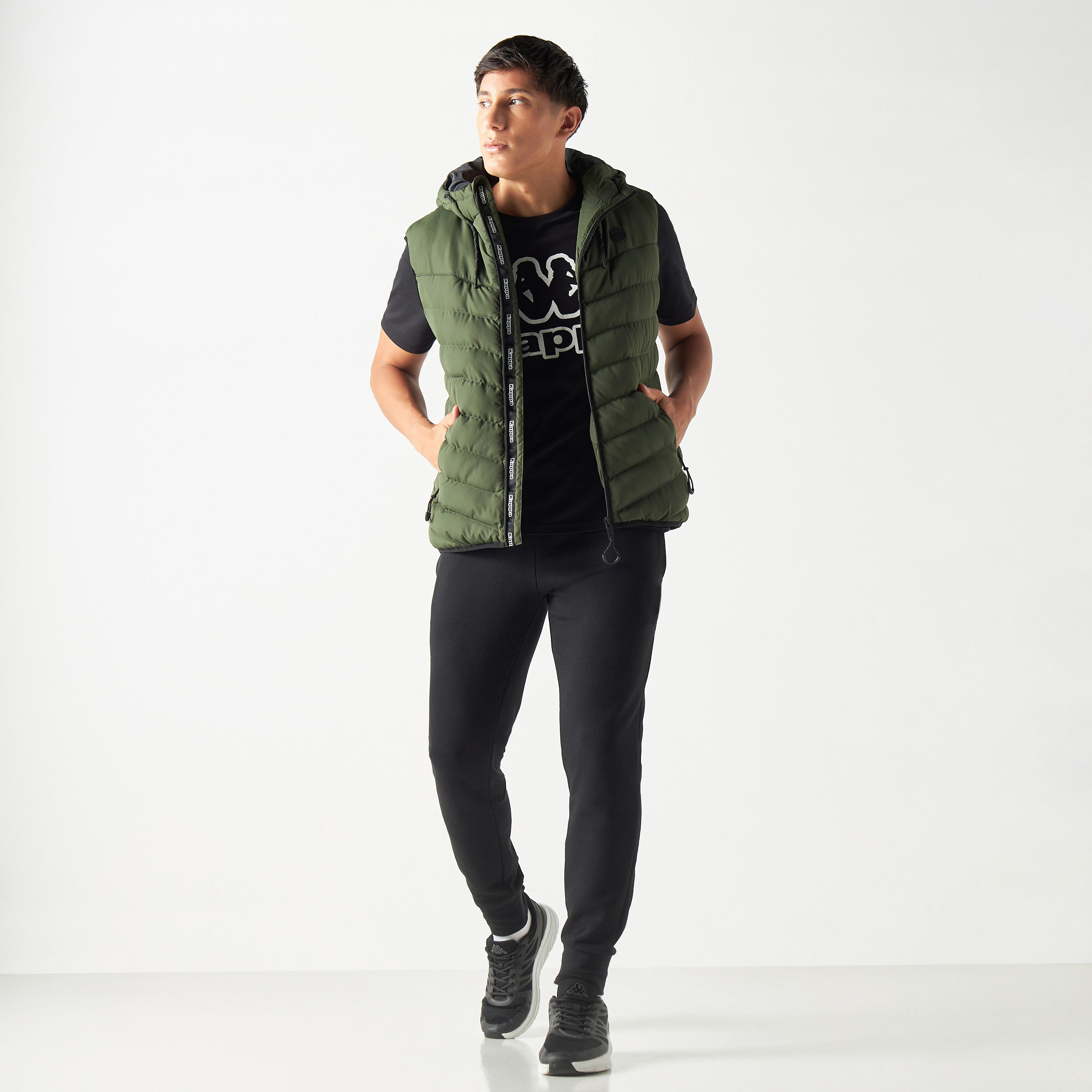 جاكيت منفوخ مبطّن دون أكمام بسحاب وقبعة من كابا-men-clothing-jacketsandblazers-jackets-image-2