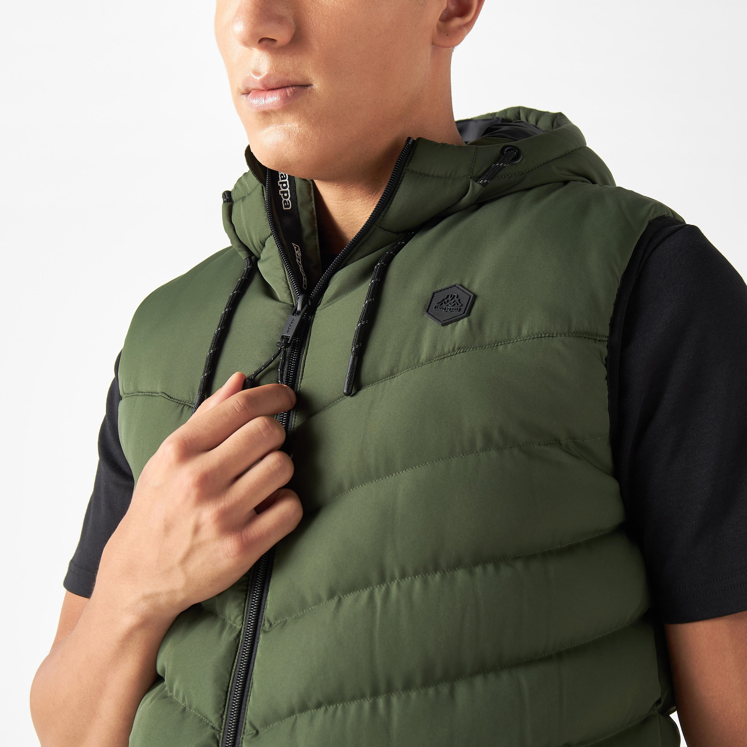 جاكيت منفوخ مبطّن دون أكمام بسحاب وقبعة من كابا-men-clothing-jacketsandblazers-jackets-image-4