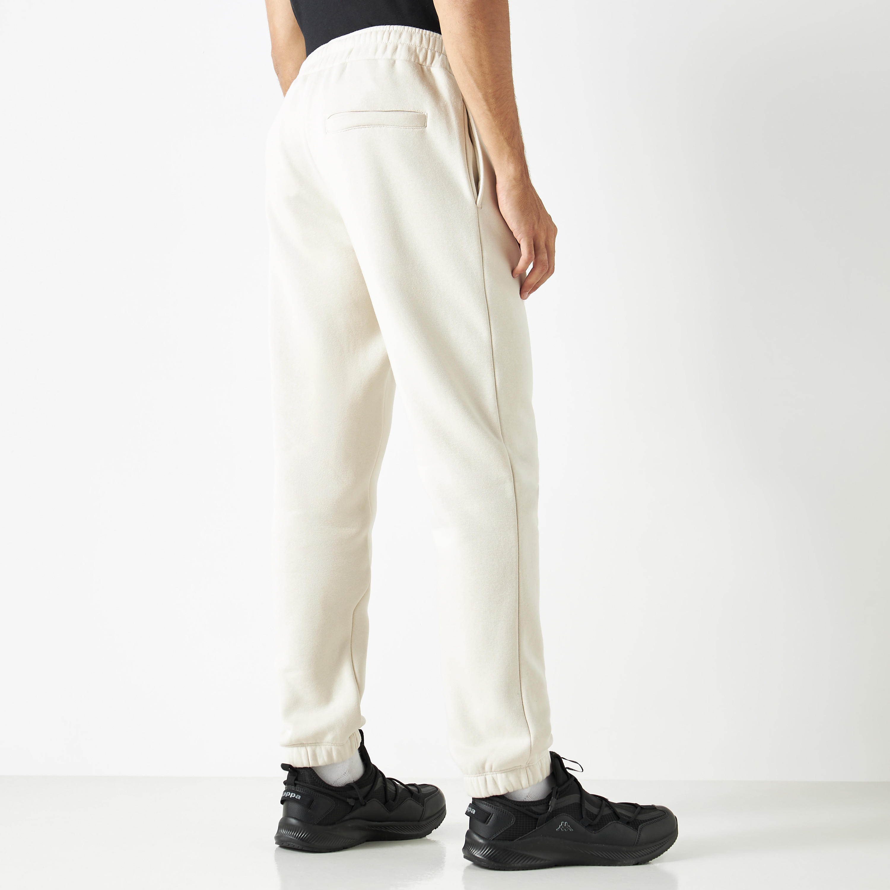 بنطلون رياضي برباط إغلاق وجيوب وطبعات من كابا-men-clothing-sportswearandactivewear-tracksuits-image-2