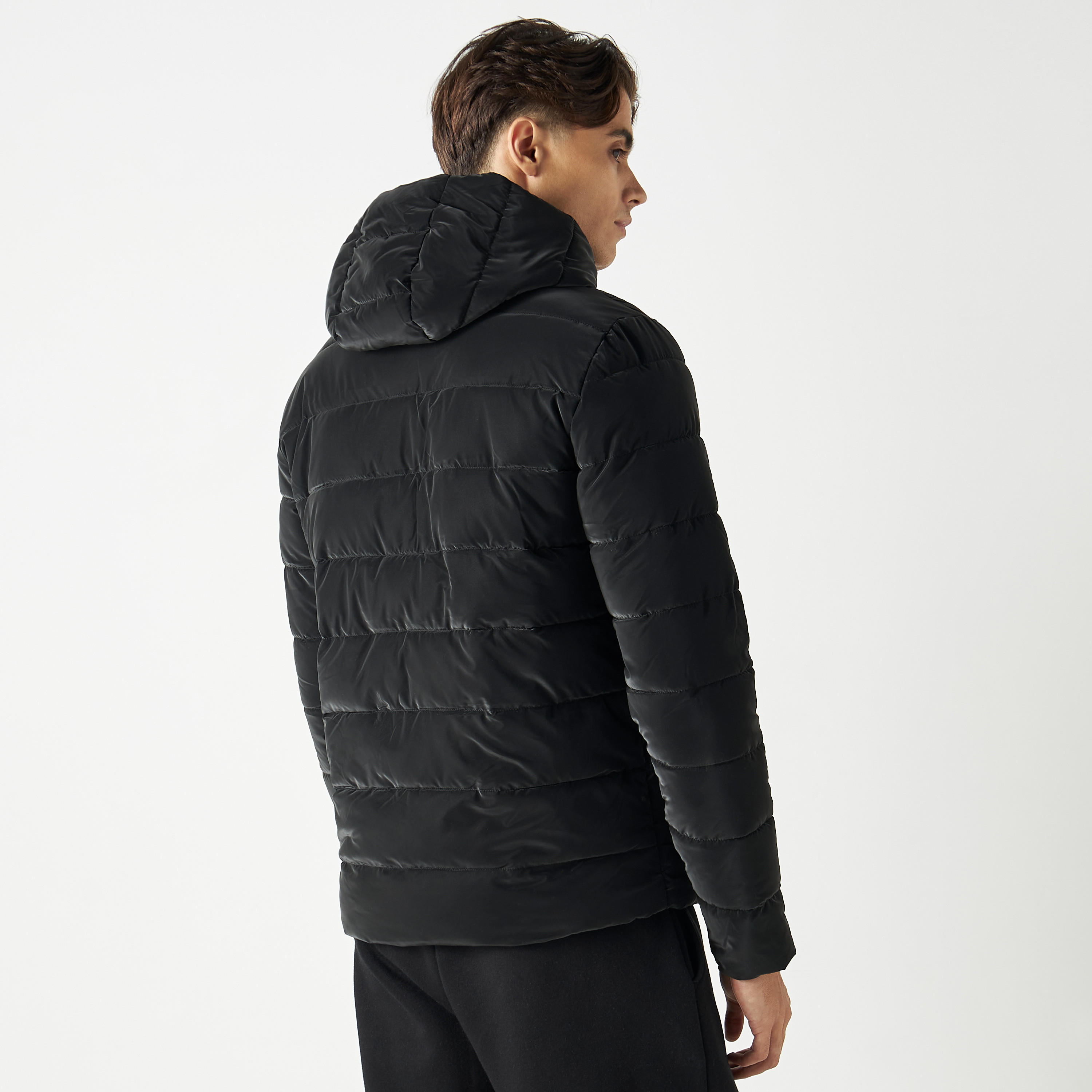 جاكيت منفوخ مزين بقبّعة وأكمام طويلة من كابا-men-clothing-jacketsandblazers-jackets-image-3
